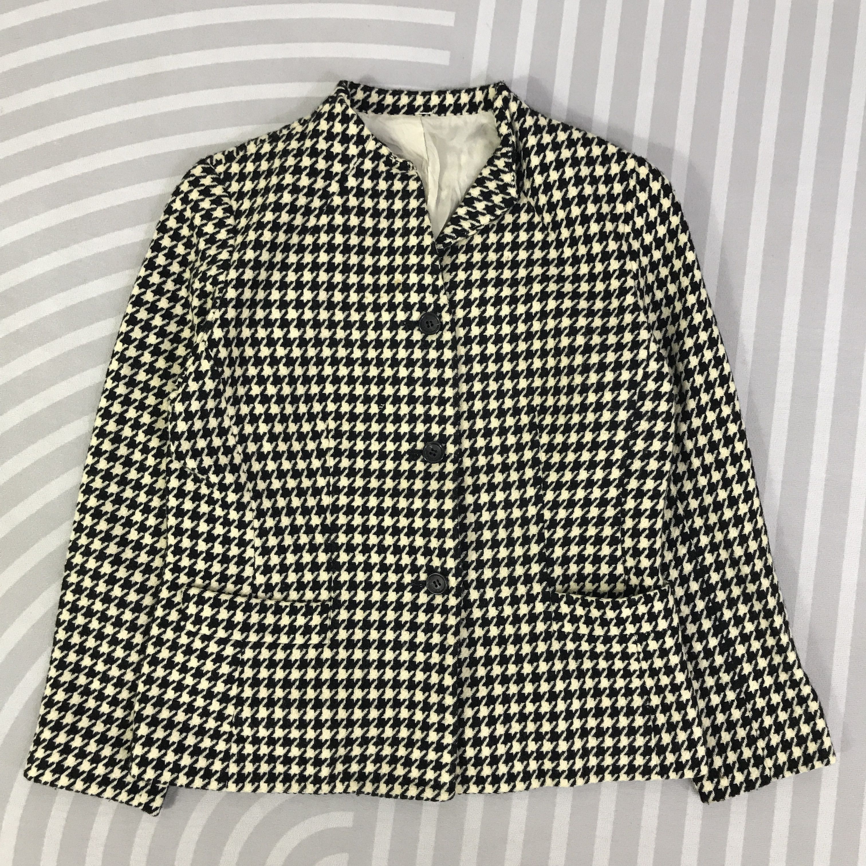 Burberry Vintage Burberry London Wool button Jacket K96B5 Size US M / EU 48-50 / 2 - 1 Thumbnail