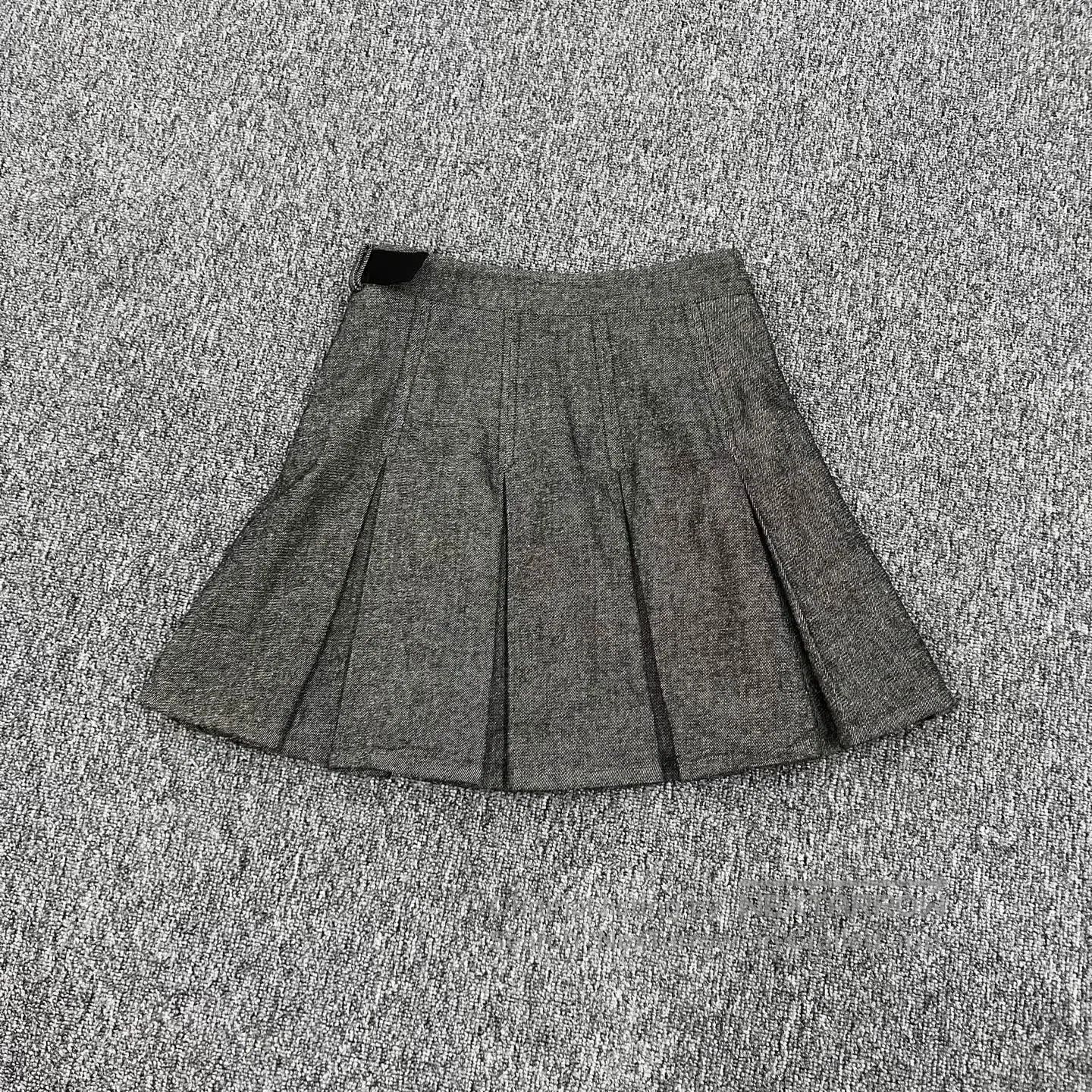 Dior Dior SIZE 36 Waist adjustment strap; gray short skirt with Size 28" / US 6 / IT 42 - 2 Thumbnail