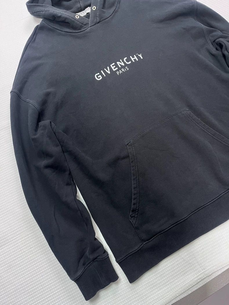 Givenchy Givenchy Black hoodie with letters, size M, fair condition Size US M / EU 48-50 / 2 - 2 Thumbnail