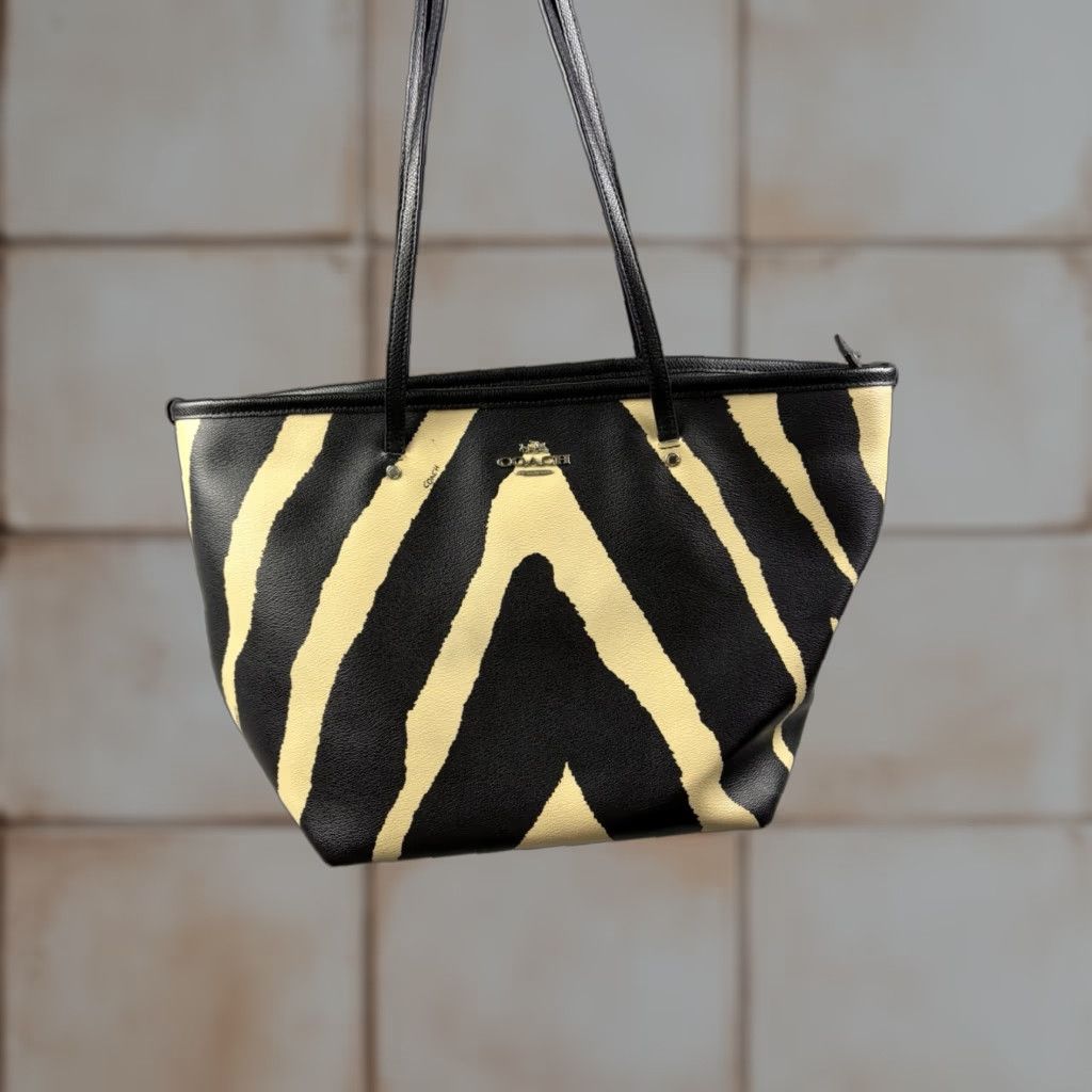 Coach Coach Tote Bag Purse Zebra Print White Leather Women’s Tote White Zebra Print Women’s Leather Coach Bag Holder? Size ONE SIZE - 1 Thumbnail