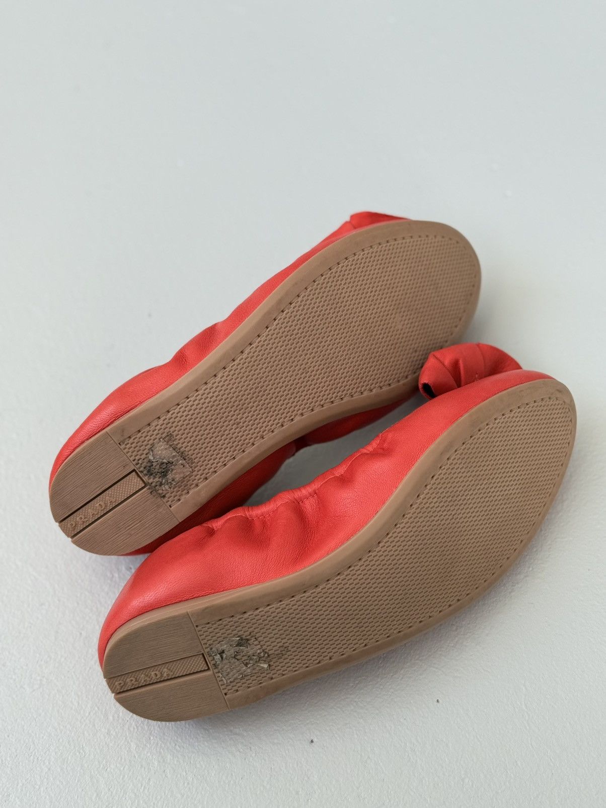Prada Prada Coral Red Leather Bow Logo Scrunch Ballet Flats Size US 9 / IT 39 - 10 Thumbnail