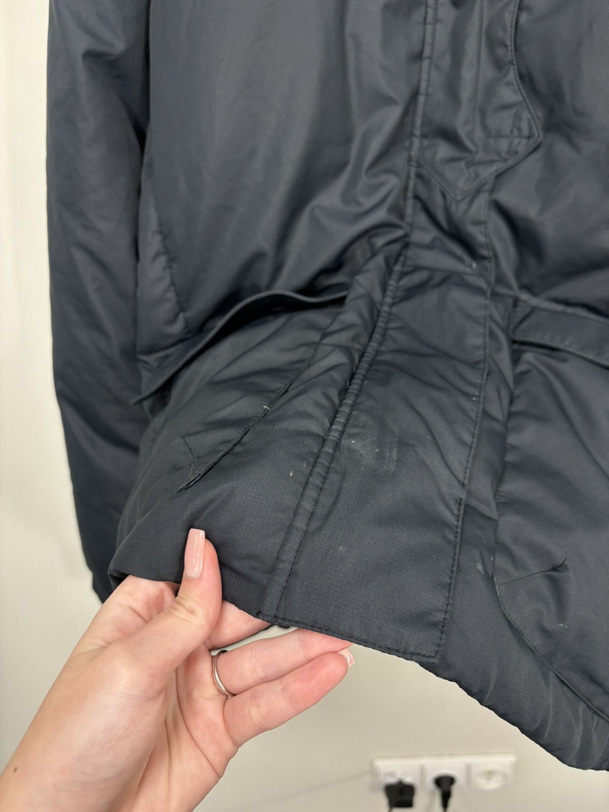 Nike Vintage Nike ACG 550 Outdoor Black Y2K Down Puffer Jacket Size US L / EU 52-54 / 3 - 10 Thumbnail