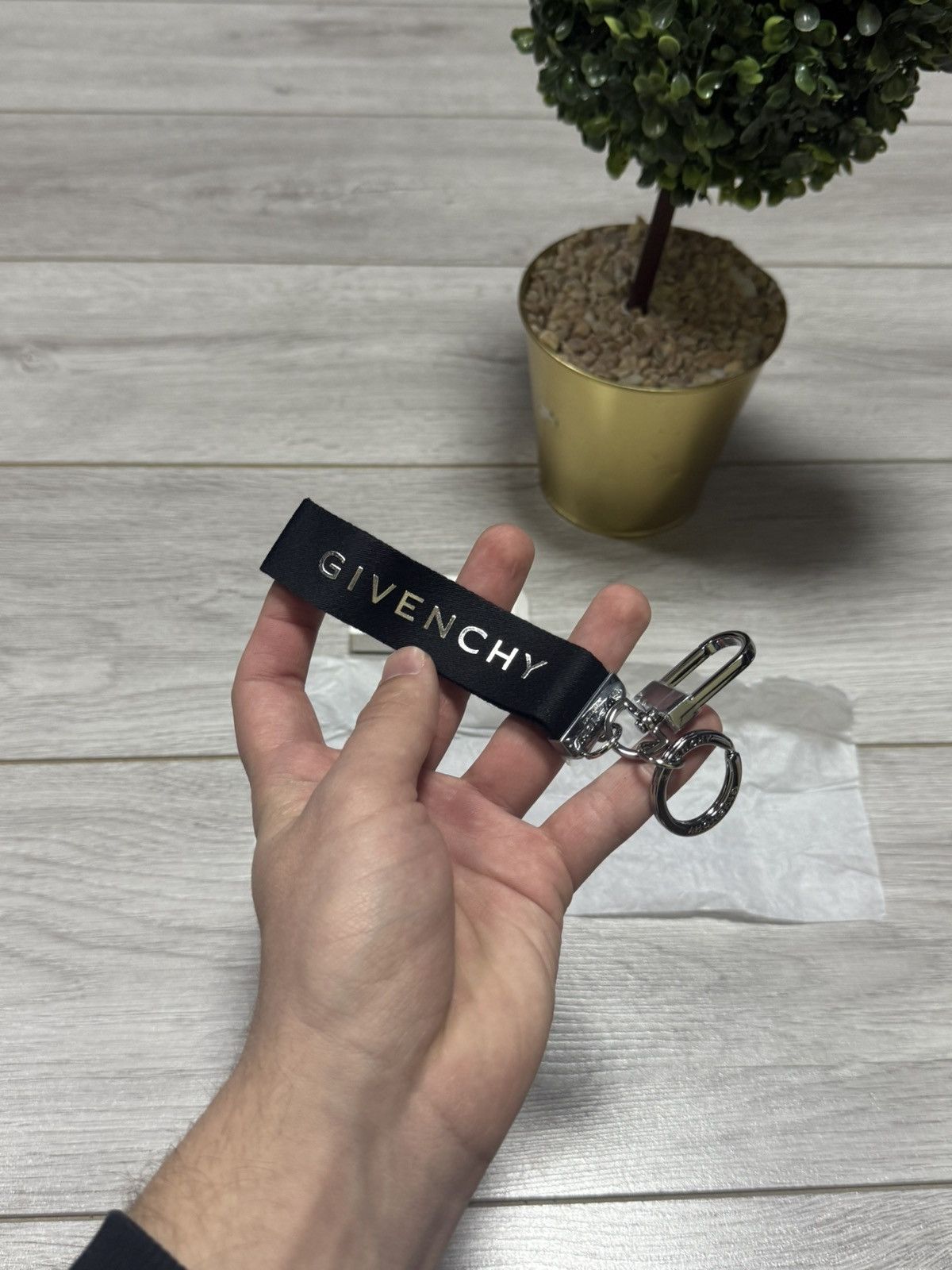Givenchy Givenchy strap keychain carabiner spell out big logo Size ONE SIZE - 8 Thumbnail
