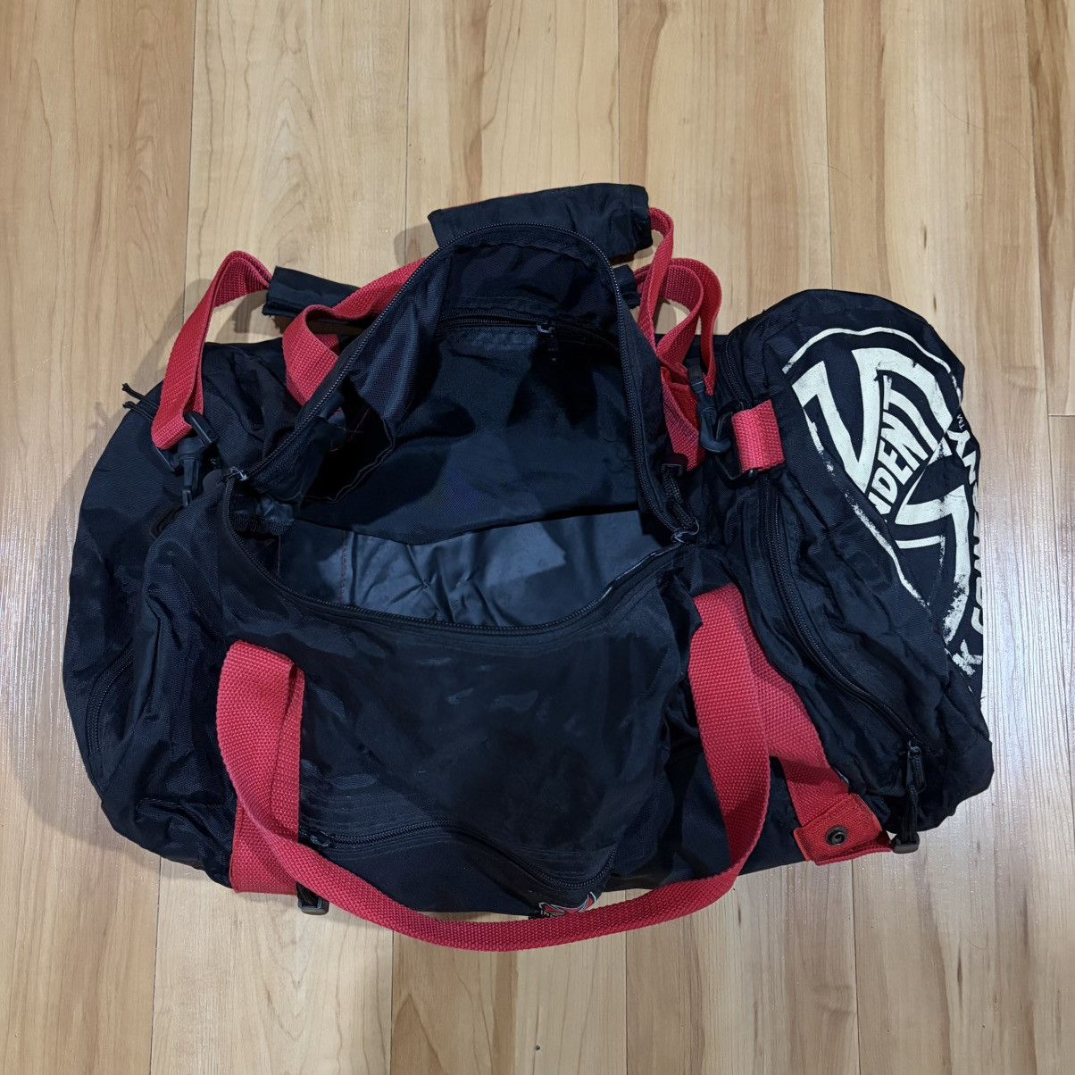 Independent Truck Co. Vintage independent trucks seek duffle bag Size ONE SIZE - 5 Thumbnail