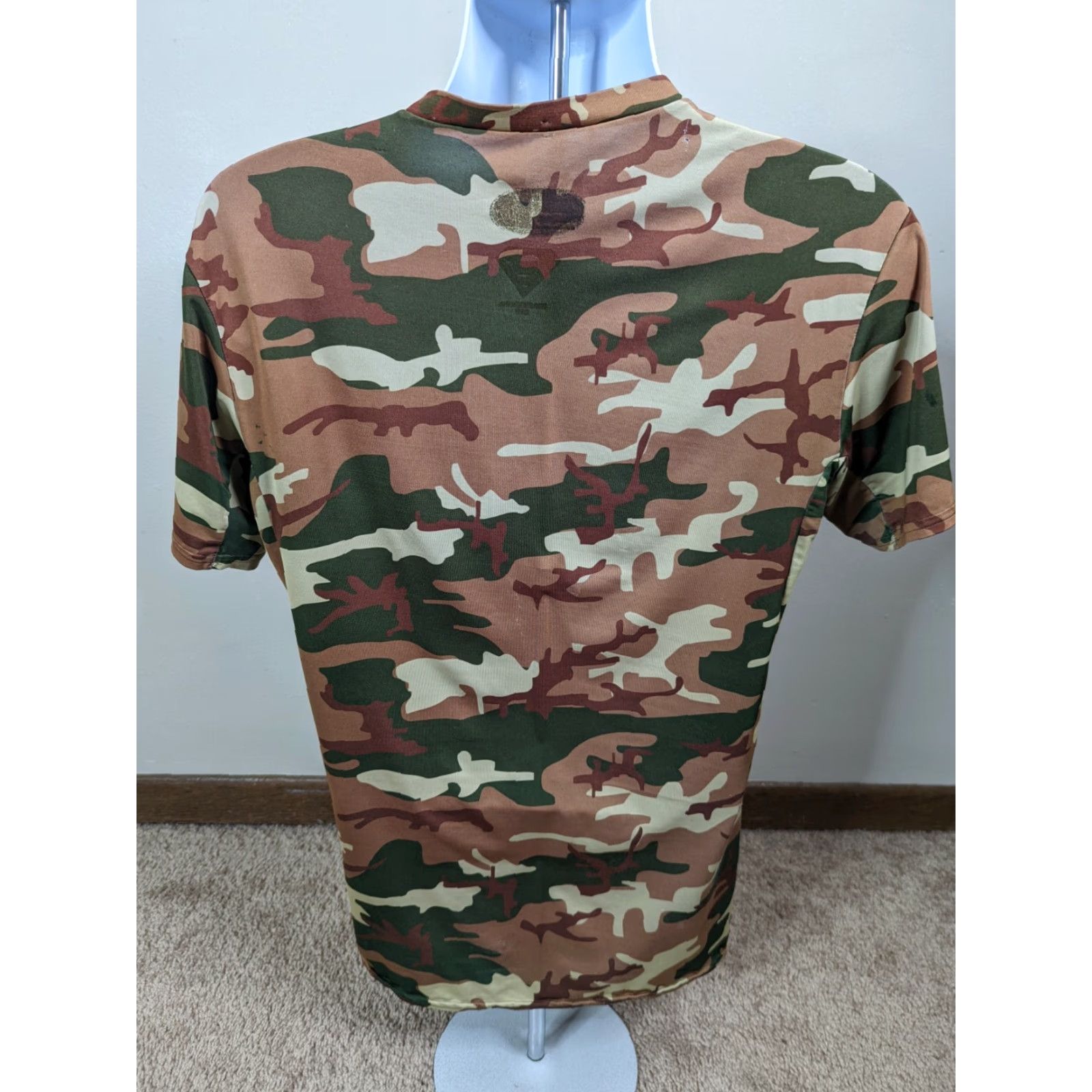 Under Armour Under Armour Superman Shirt Sleeve Compression Camo Shirt Size L Regular Mens Short Sleeve Crew Neck T5S Size US L / EU 52-54 / 3 - 2 Thumbnail