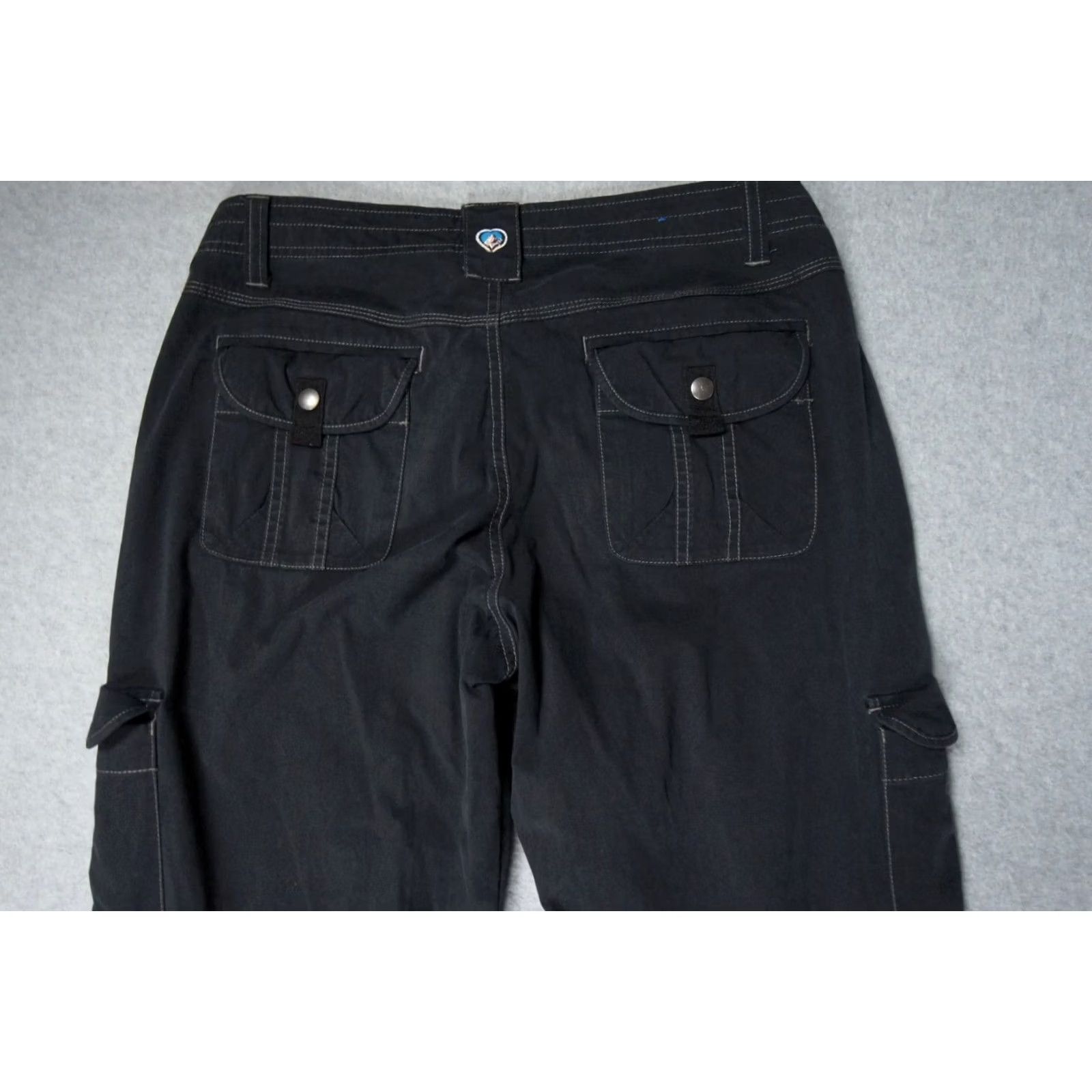 Vintage Kuhl Pants Womens 8 Black Cargo Pockets Stretch Roll Up Leg Vintage Patina Dye Pants Size 30" / US 8 / IT 44 - 6 Thumbnail