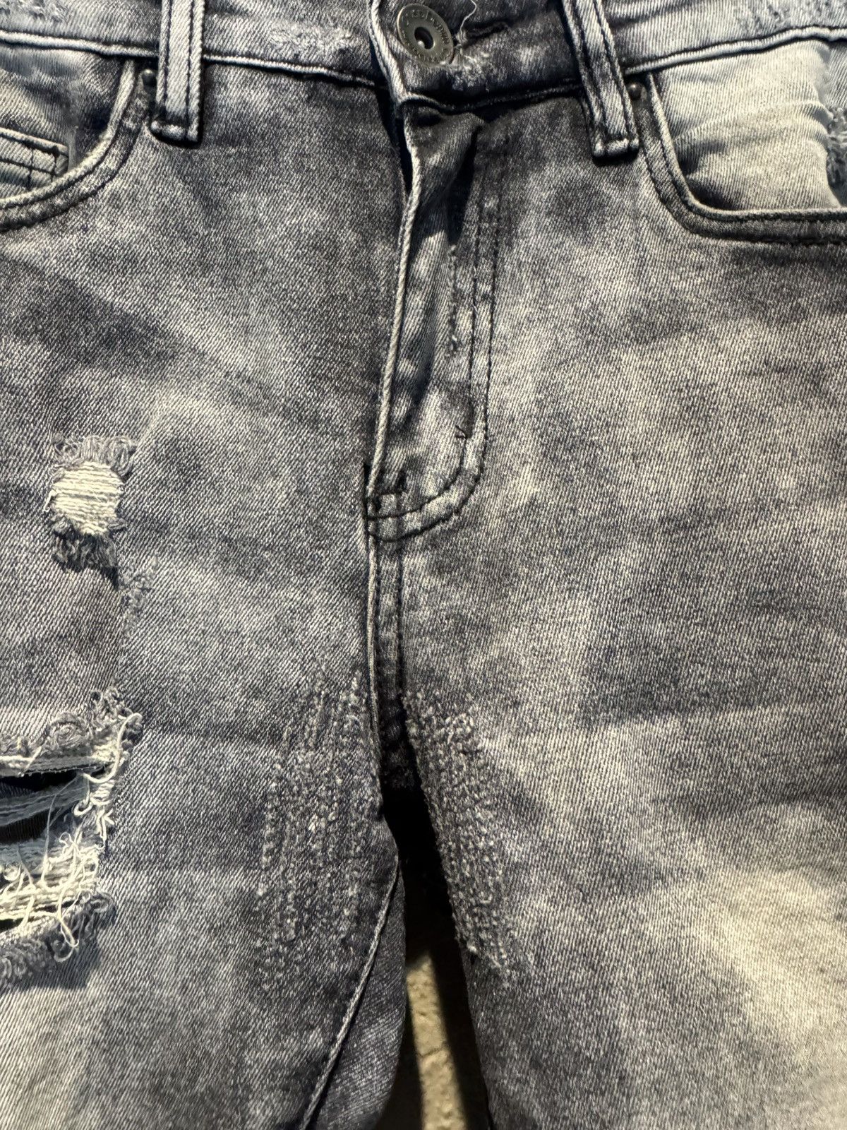 Crysp Denim Grey Distressed Zipper Skinny Crysp Denim Skinny Jeans Size US 30 / EU 46 - 10 Thumbnail