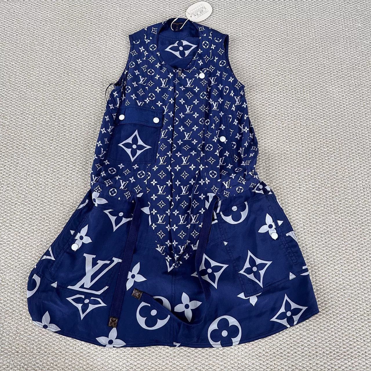 Louis Vuitton Louis Vuitton Letter Print Drawstring Sleeveless A-line Dress Size XXS / US 00 / IT 34 - 1 Thumbnail