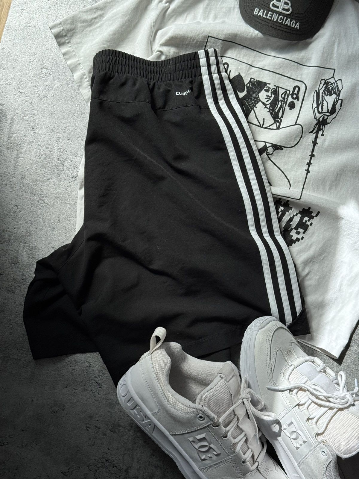 Adidas × Vintage Vintage Y2K Adidas Pinterest Shorts Streetwear 90s Size US 32 / EU 48 - 1 Thumbnail