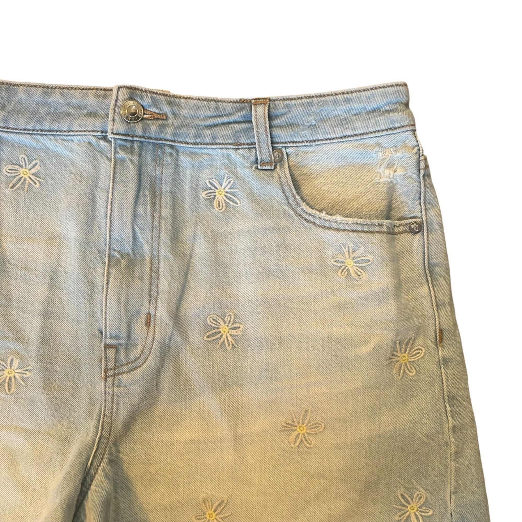 American Eagle Outfitters American Eagle Daisy Embroidered Frayed Hem Denim Mom Shorts Size 38" / US 16 / IT 52 - 2 Thumbnail