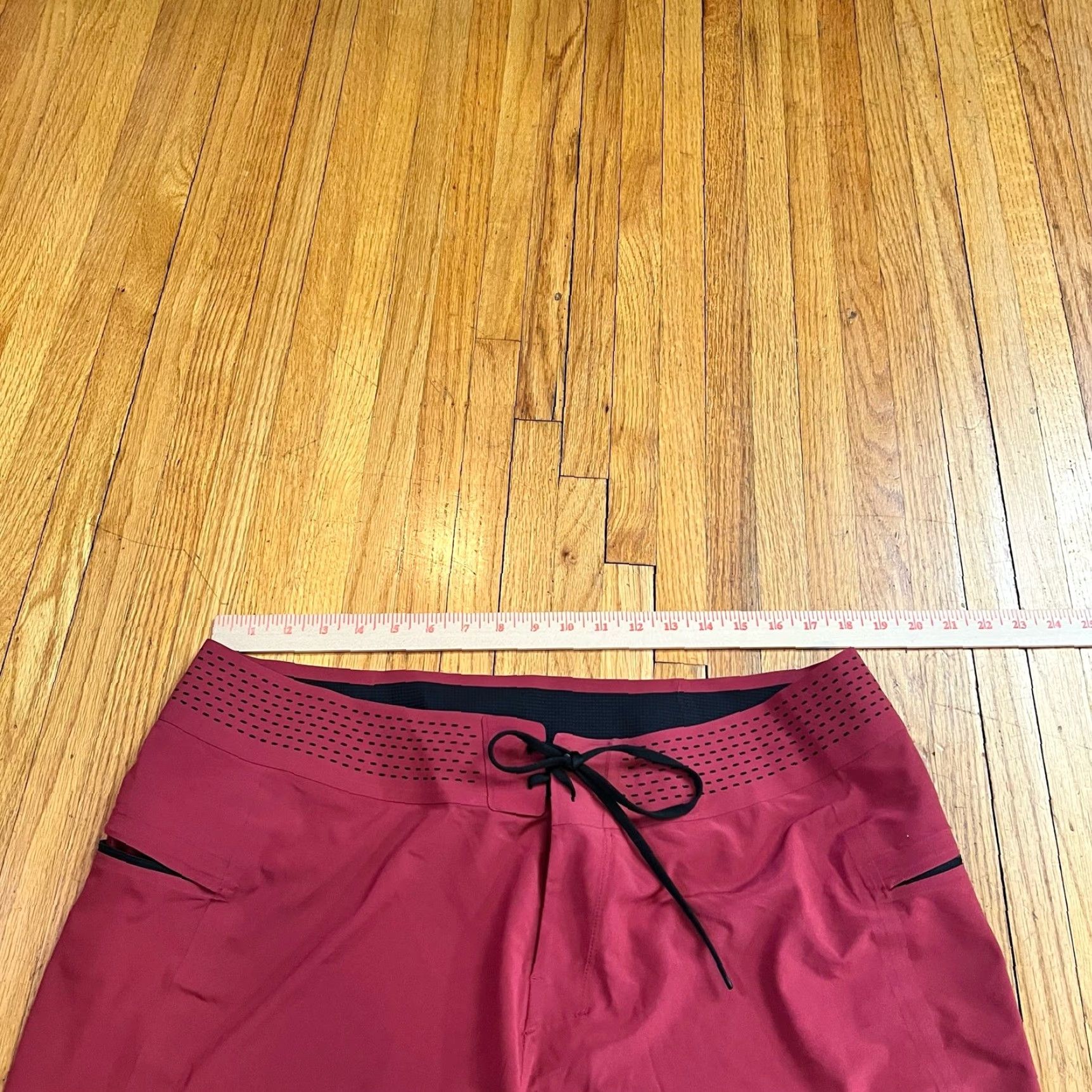 Lululemon lululemon Shorts Mens 38 Current State Board Swim Hybrid Red Performance Size US 38 / EU 54 - 6 Thumbnail