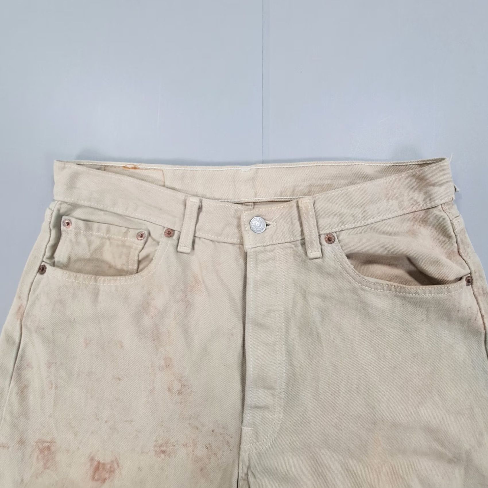 Levi's VINTAGE Levi's 501 Jeans Mens Straight 90s W31 L32 Ivory Distressed Paint USA Made Size US 31 - 2 Thumbnail