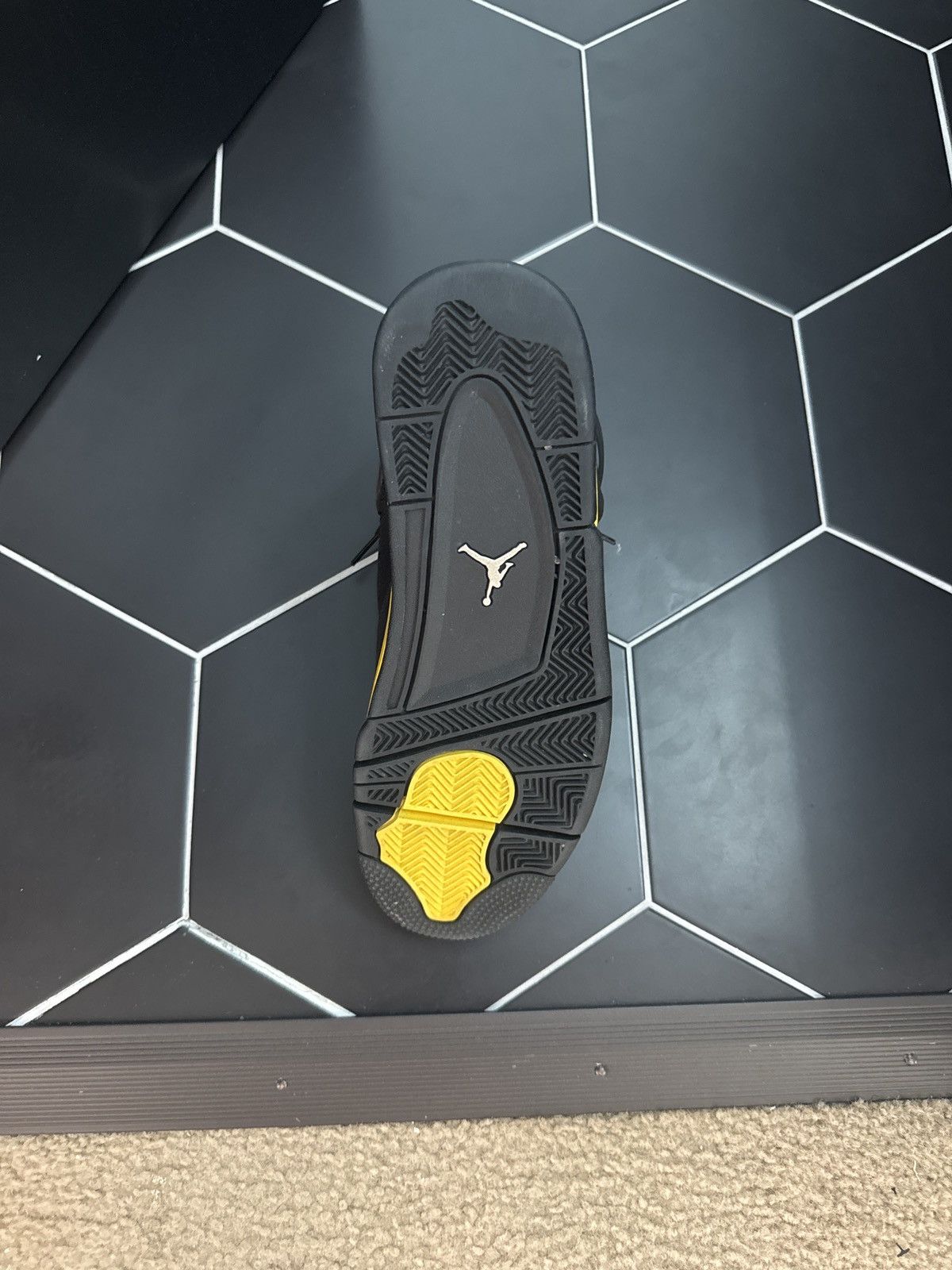 Jordan Brand Jordan 4 Yellow Thunder Size US 10 / EU 43 - 6 Thumbnail
