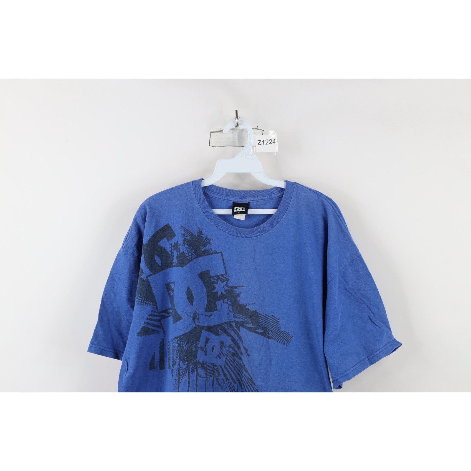 DC Vintage DC Shoes Skateboarding Short Sleeve T-Shirt Blue Size US XL / EU 56 / 4 - 2 Thumbnail