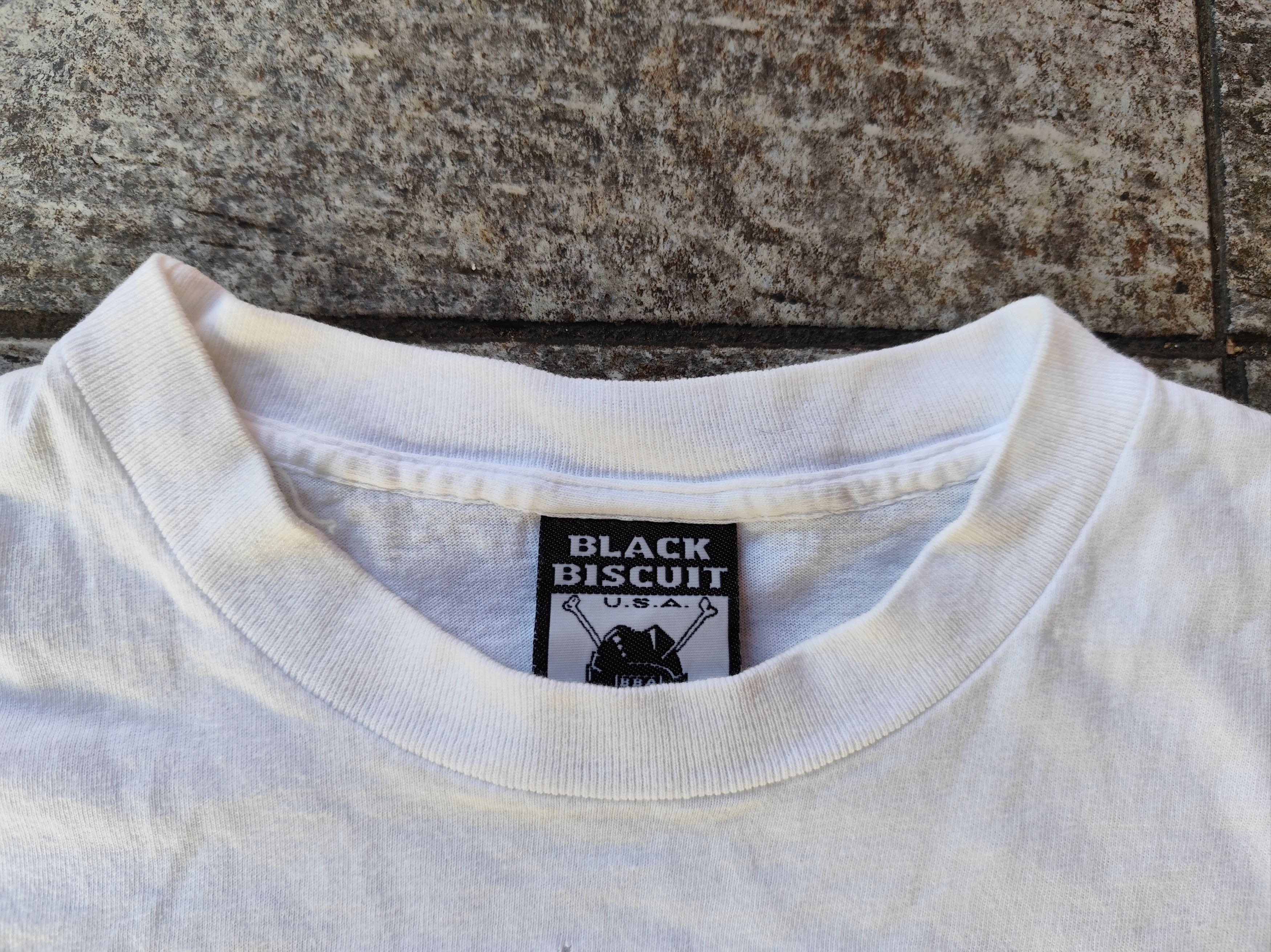 NHL Vintage 90s t shirt black biscuit hockey Size US L / EU 52-54 / 3 - 6 Thumbnail