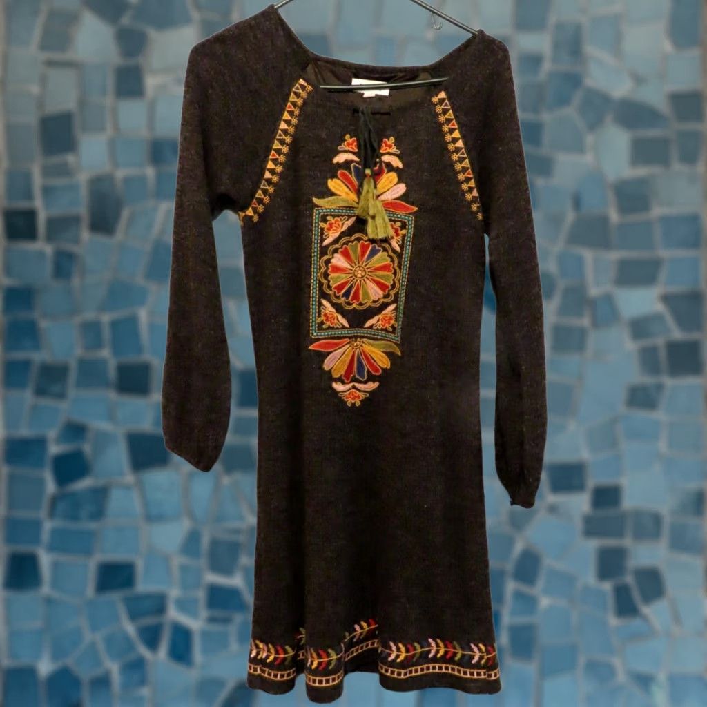 Vintage THML Dress Womens XS Long Sleeve Floral Embroidered Lined Striped Dark Gray V-Neck Tie Knee Length Flutter Sleeve Shift Casual Womens Size XS / US 0-2 / IT 36-38 - 1 Thumbnail