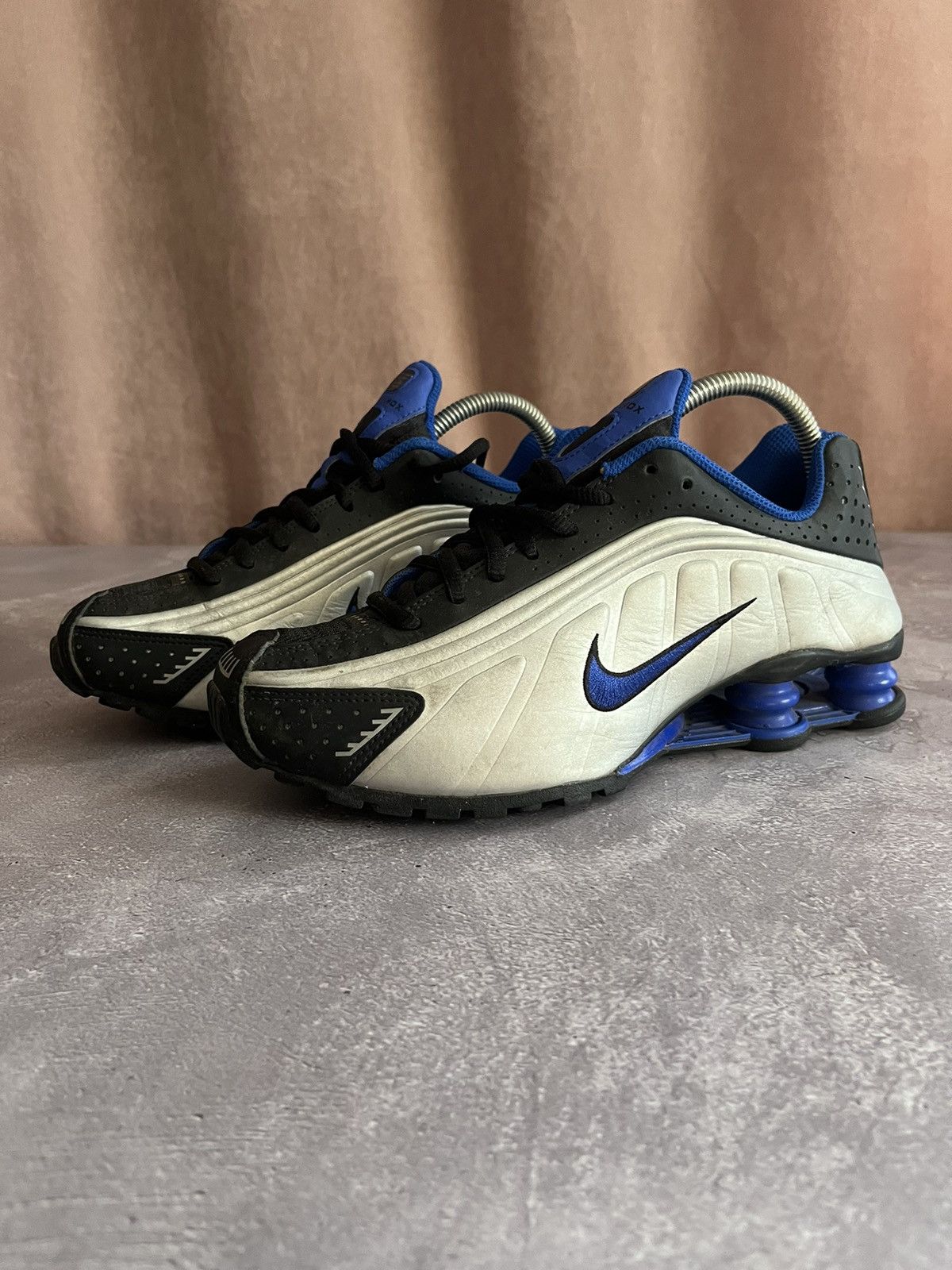 Nike Shox R4 'Metallic Silver Racer Blue' vintage y2k bloke