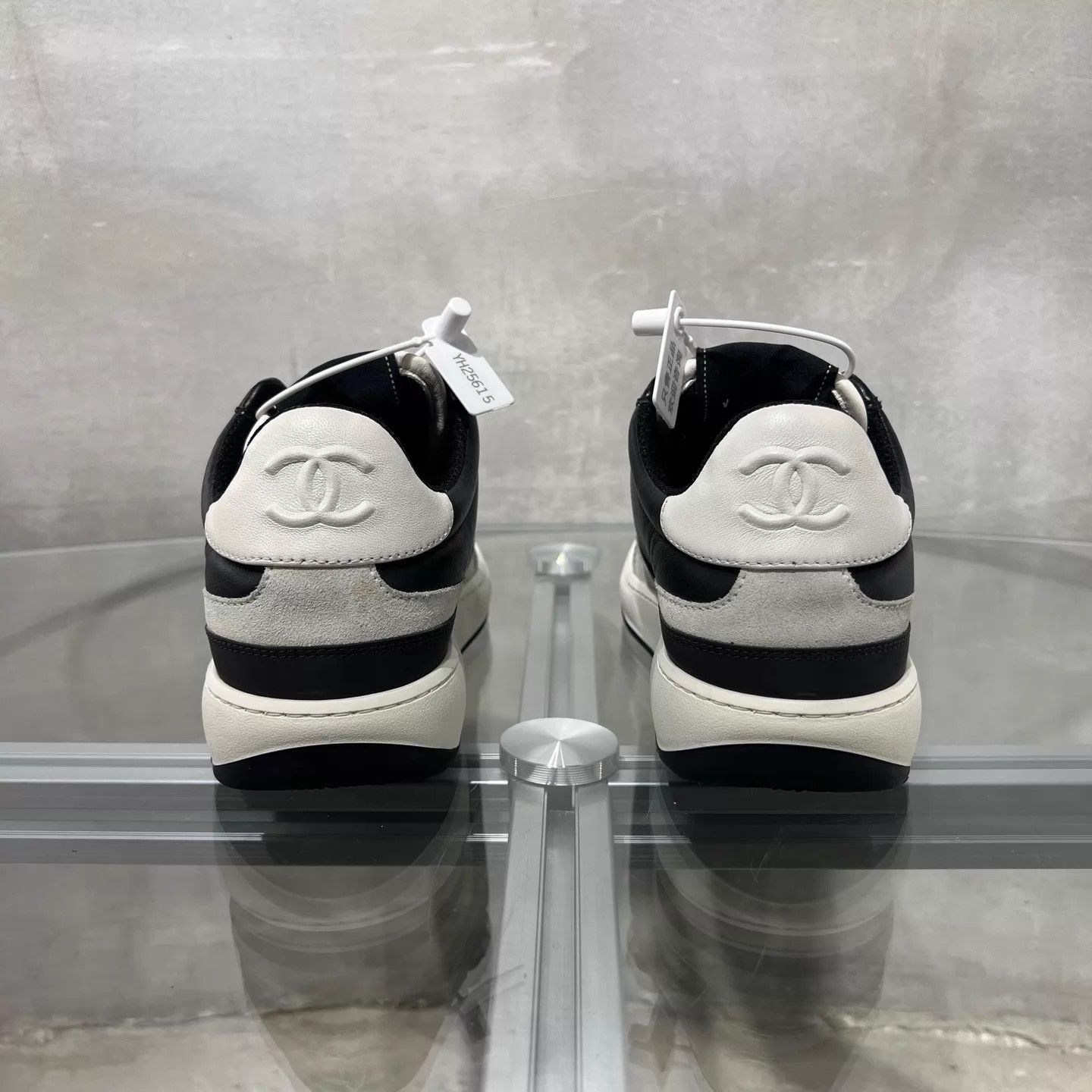 Chanel Chanel 23C Black & White CC Trainers Size 36 Size US 5.5 / IT 35.5 - 6 Thumbnail