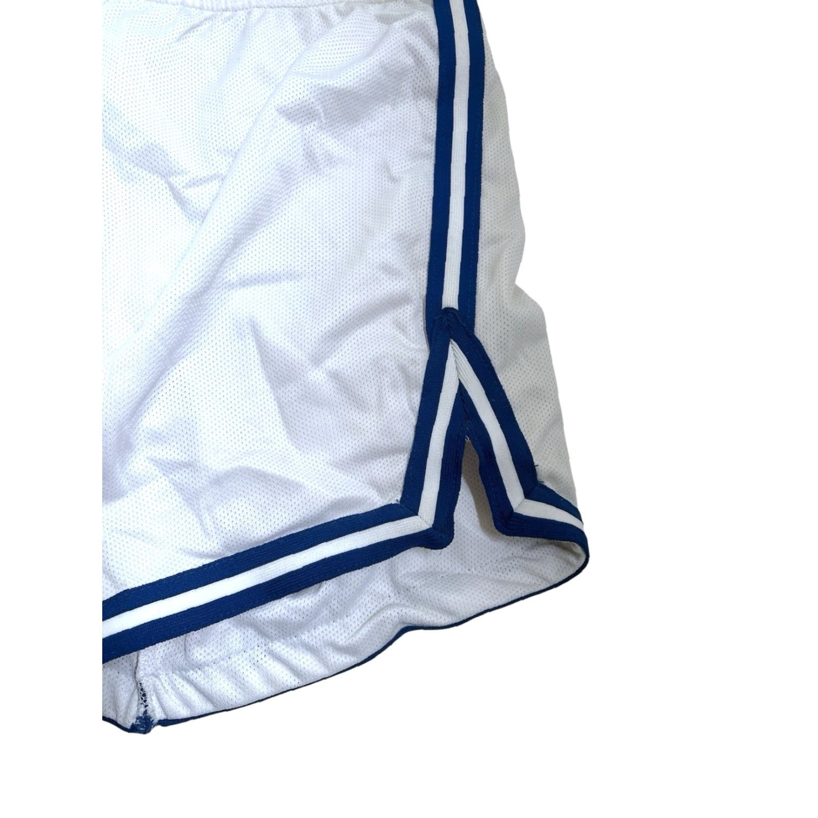 Vintage VINTAGE Betlin Nylon Basketball Shorts Mens Large Deadstock NWOT USA Made Athletic 90s White Navy Slim Side Slits 7” Inseam Drawstring Waist Size US 33 - 4 Thumbnail