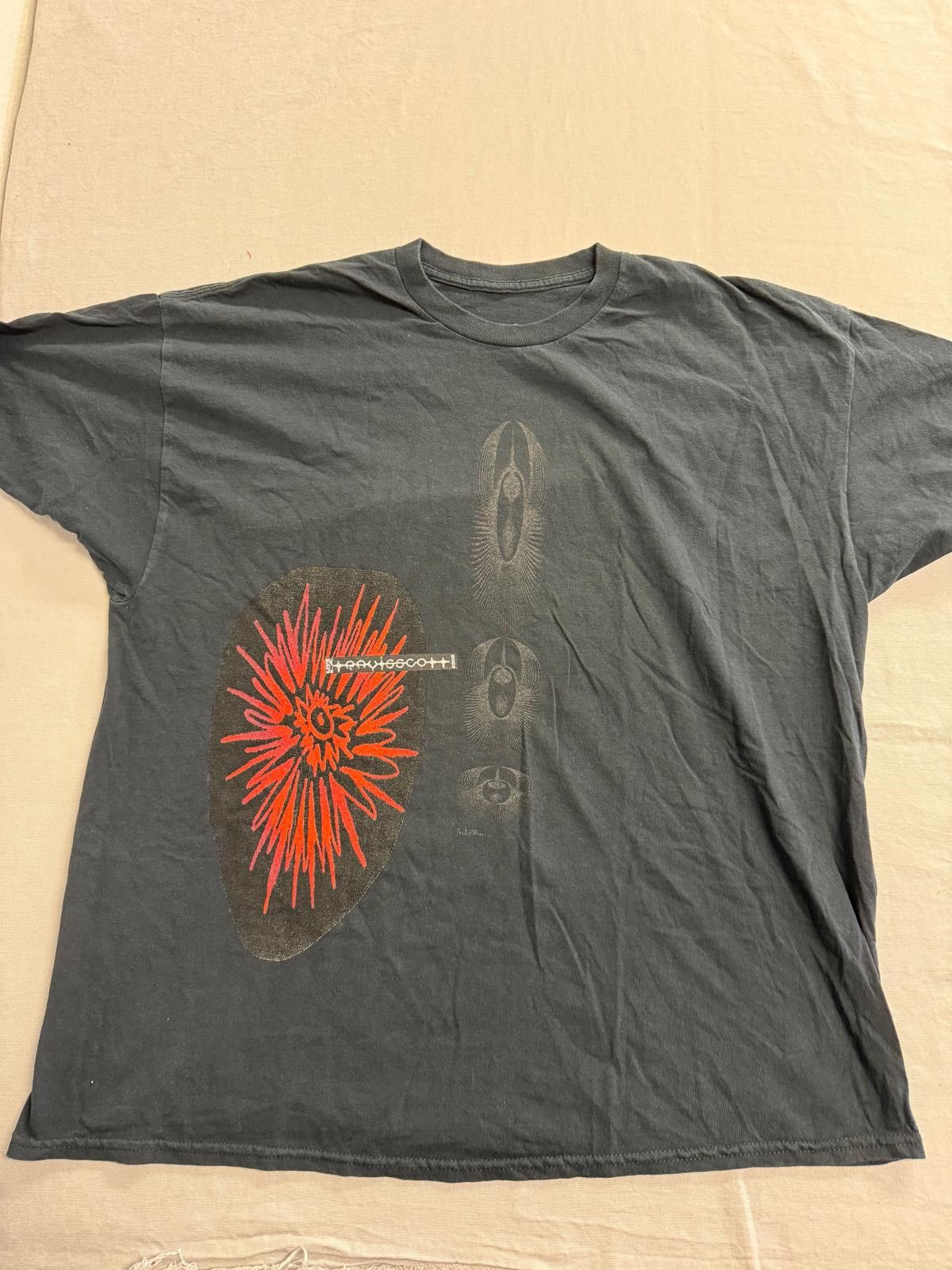 Designer Travis Scott Utopia Tour T-shirt 2023 Europe Stokholm XL Size US XL / EU 56 / 4 - 1 Thumbnail