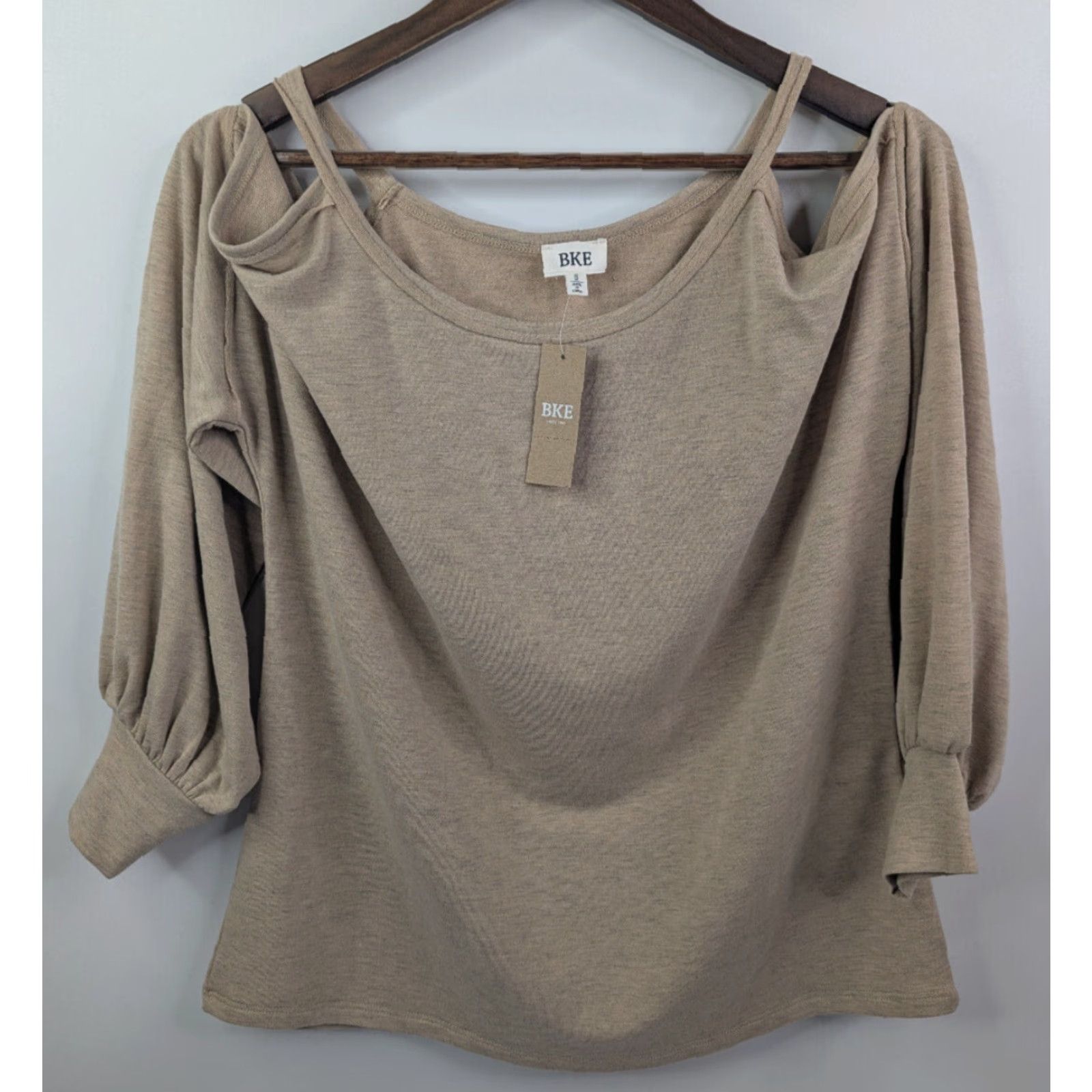Vintage Buckle Blouse Shirt Women S Buckle Oatmeal Cold Shoulder Long Sleeve Pullover Beige Size S NWT Size S / US 4 / IT 40 - 2 Thumbnail