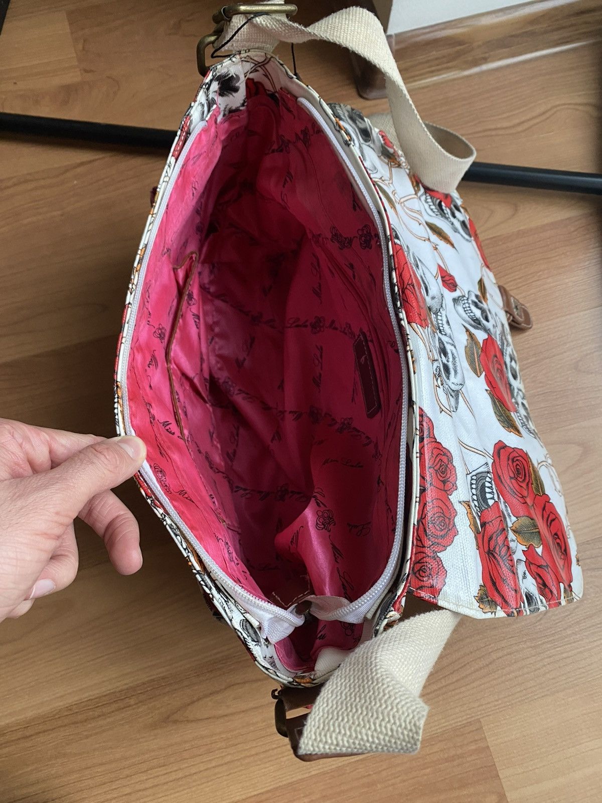 Other Vintage Skulls & Roses Messenger Bag Size ONE SIZE - 5 Thumbnail