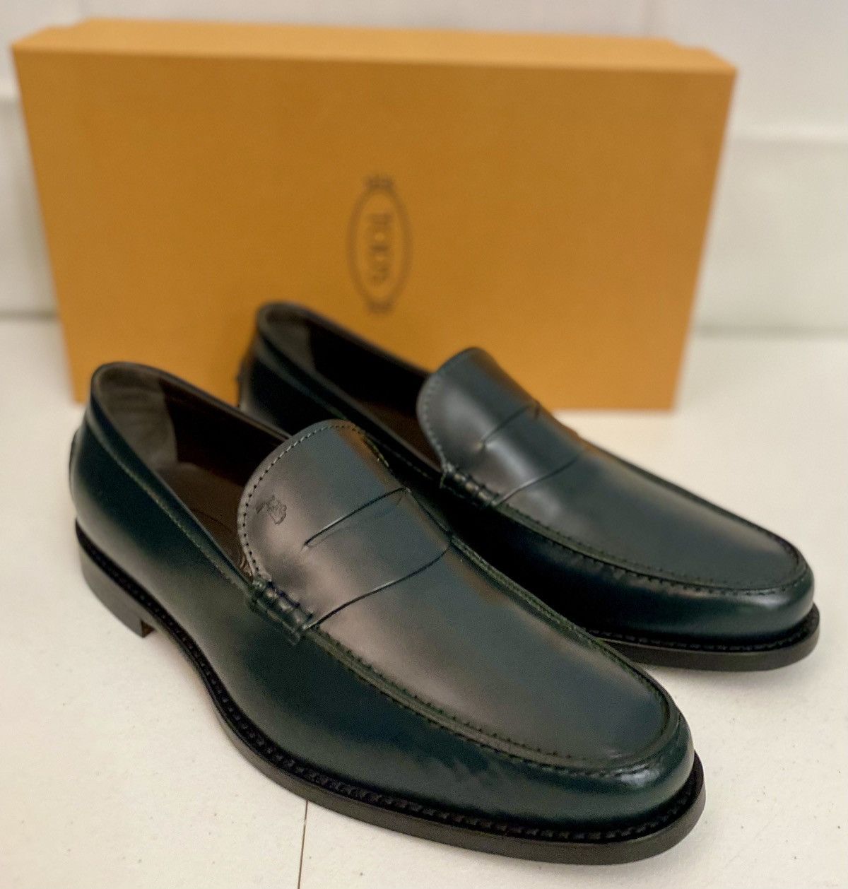 Tod's Tod’s 🇮🇹 Dark Green Polished Penny Loafer Rare Colorway New Size US 9.5 / EU 42-43 - 1 Thumbnail