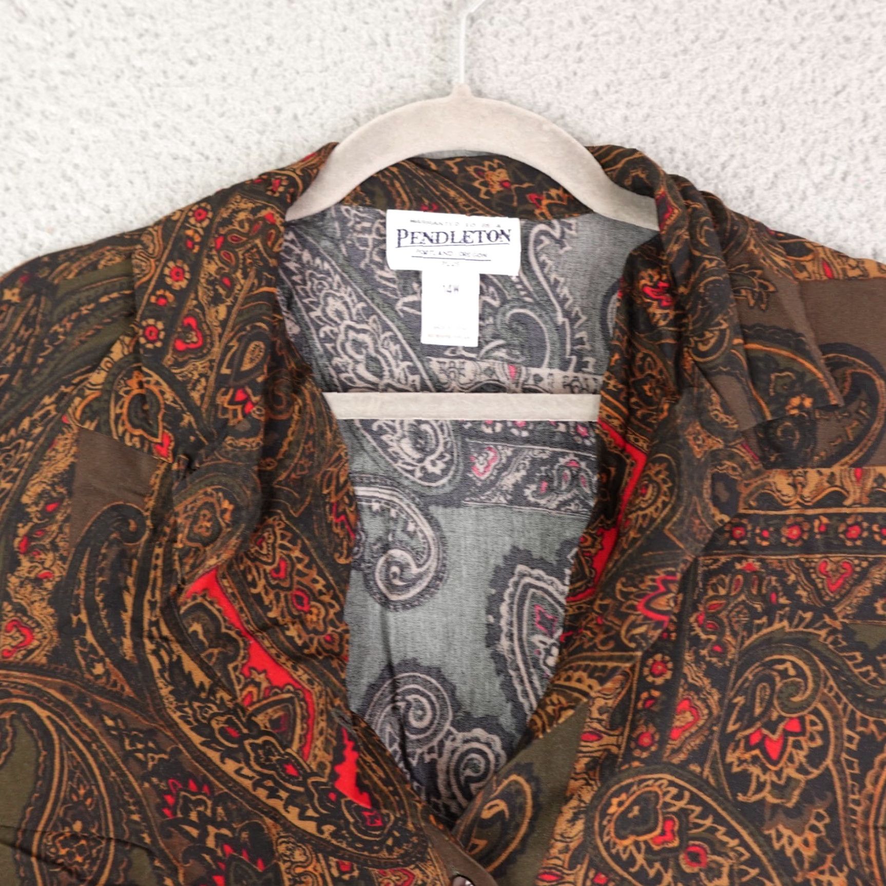 Pendleton VINTAGE Pendleton Shirt Womens 14W Brown Paisley Long Sleeve 100% Rayon V-Neck Boho Mens? Size XL / US 12-14 / IT 48-50 - 4 Thumbnail