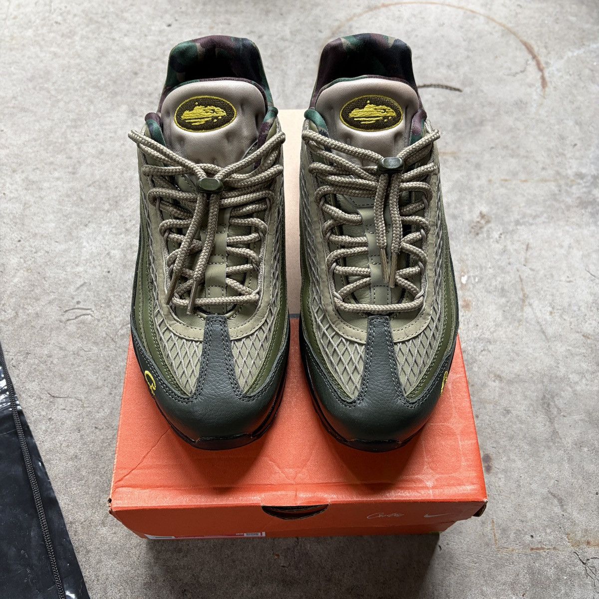 Corteiz × Nike Corteiz Gutta Green Air Max 95 SP Size US 8.5 / EU 41-42 - 2 Thumbnail