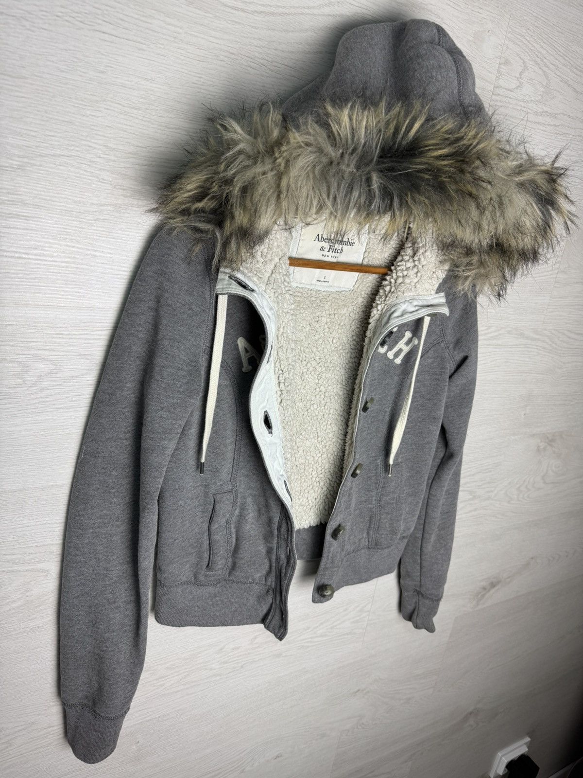 Abercrombie & Fitch Abercrombie & Fitch Fur Hood Hoodie Women’s Size S / US 4 / IT 40 - 4 Thumbnail