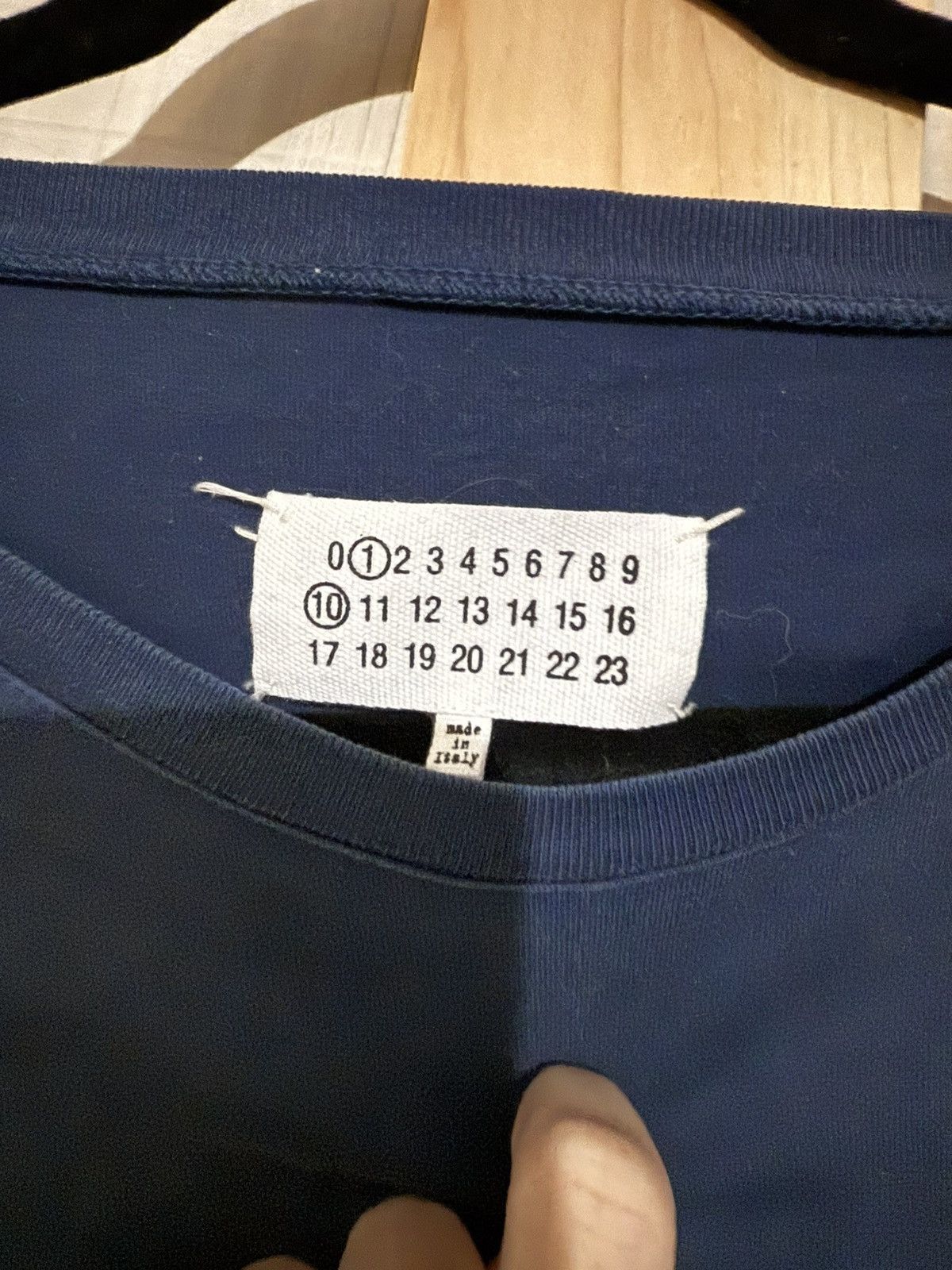 Maison Margiela Maison Margiela Blue Faded Logo Patched Cotton T-Shirt Size US L / EU 52-54 / 3 - 3 Thumbnail