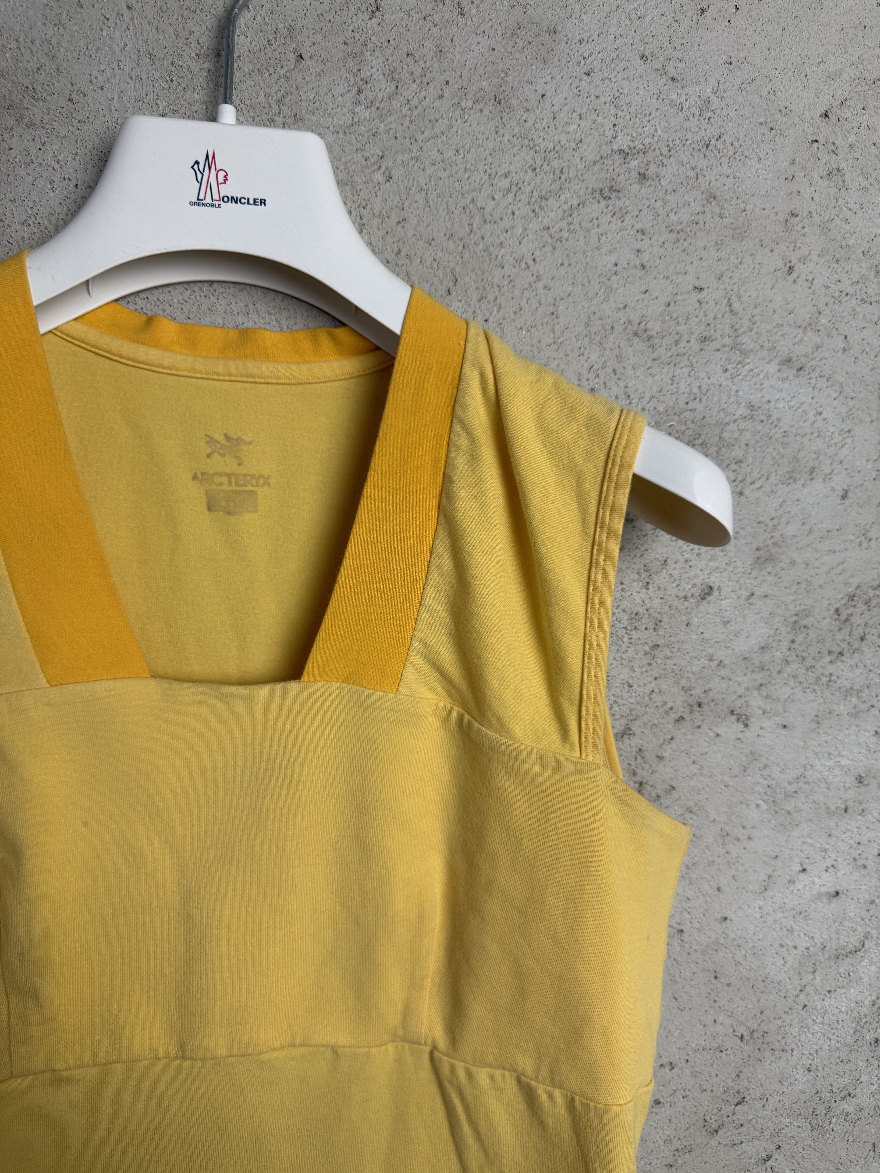 Arc'teryx Arc'teryx tank top t-shirt tee sport gorpcore outdoor Size S / US 4 / IT 40 - 2 Thumbnail