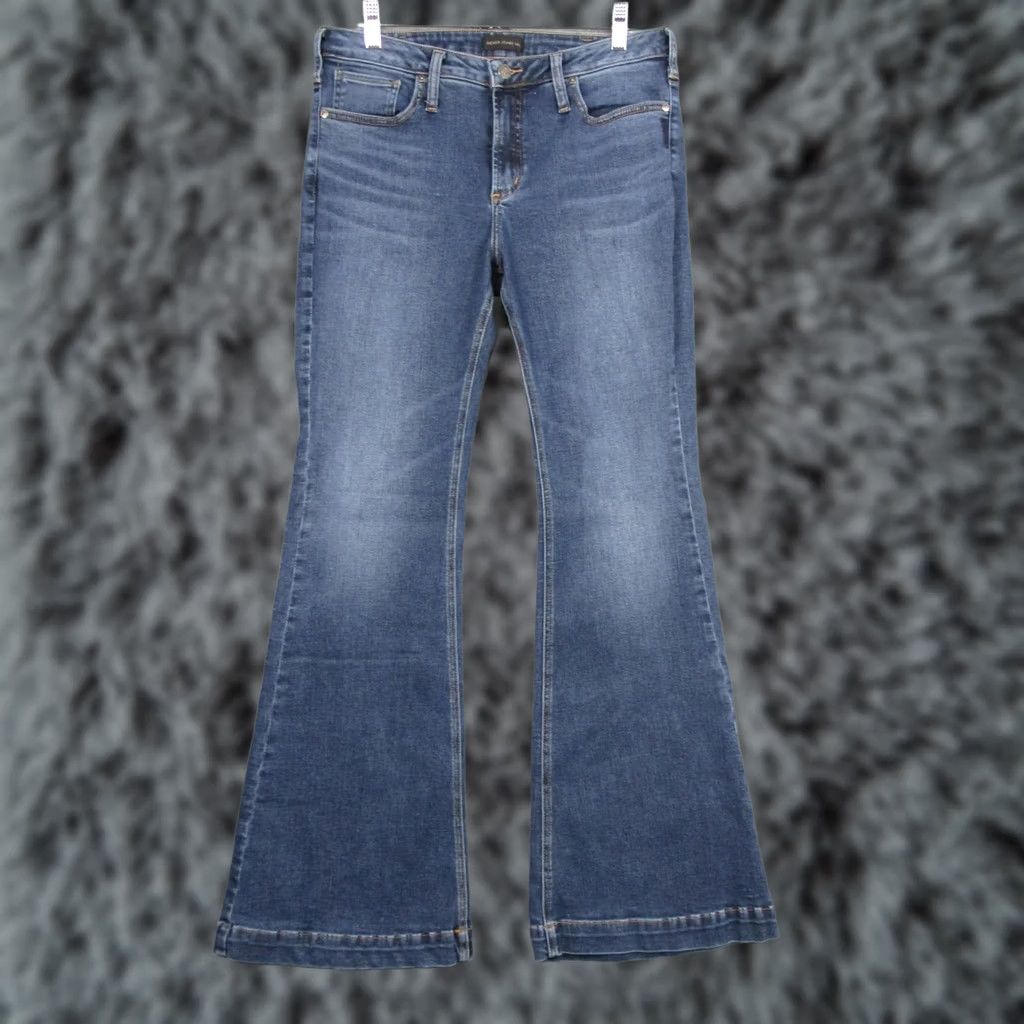 Silver Jeans Co. Silver Jeans Co High Note Flare Jeans Womens W32/L33 Blue Medium Wash Denim Flared Pockets Stretch 5-Pocket Zip Fly Button Womens Jeans Size 24" / US 00 / IT 34 - 1 Thumbnail