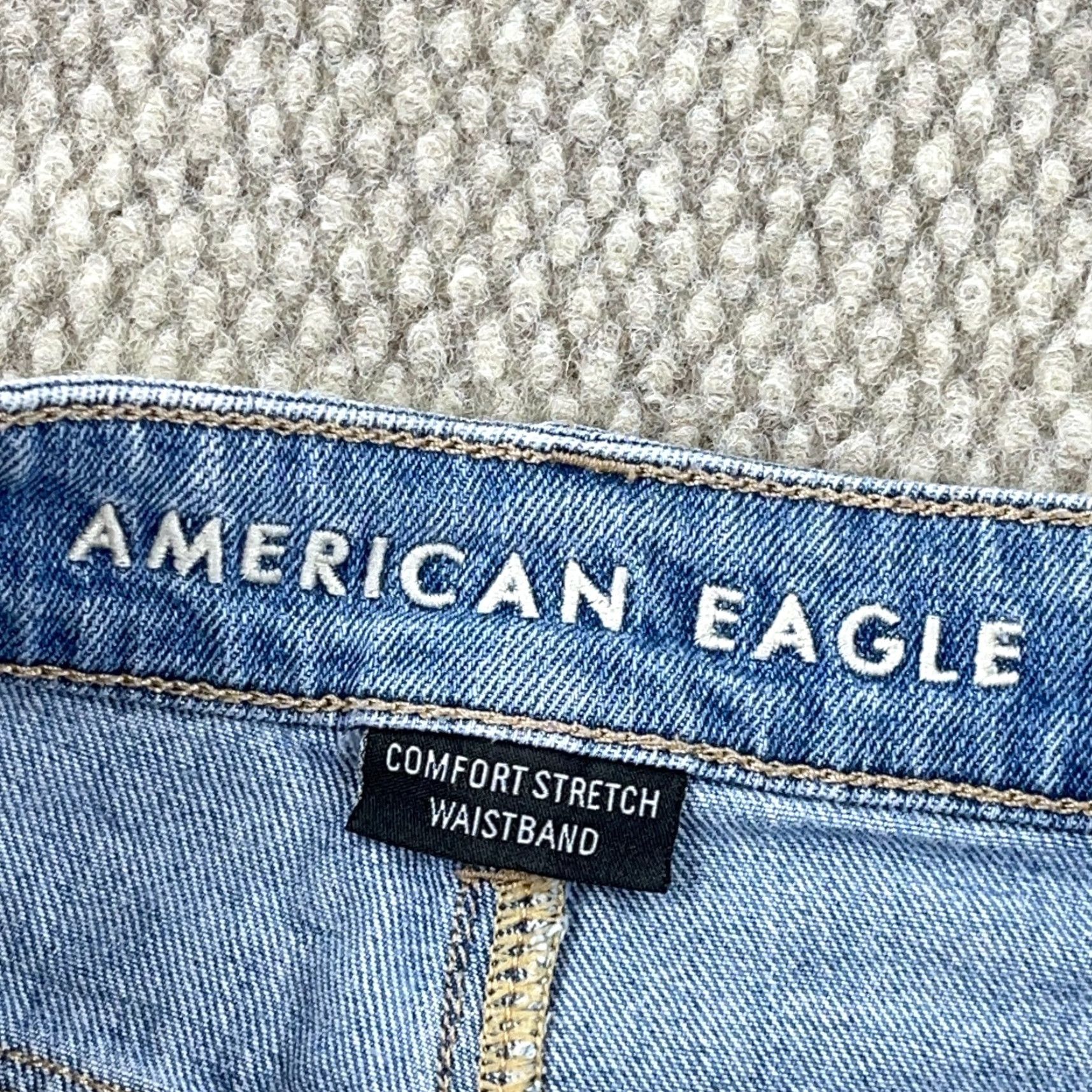 American Eagle Outfitters American Eagle Women Shorts 2 Mom High Rise Distressed Med Wash Faded Jorts Blue Size 26" / US 2 / IT 38 - 5 Thumbnail