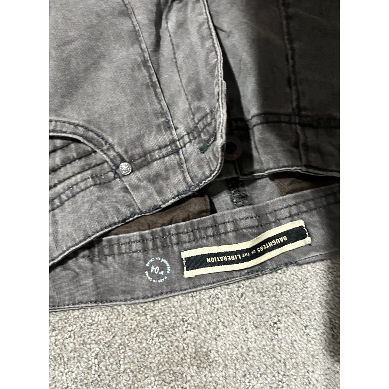 Vintage Daughters Of The Liberation Women’s Gray Cargo Pants Size 26x31 Actual Size 26" / US 2 / IT 38 - 5 Thumbnail
