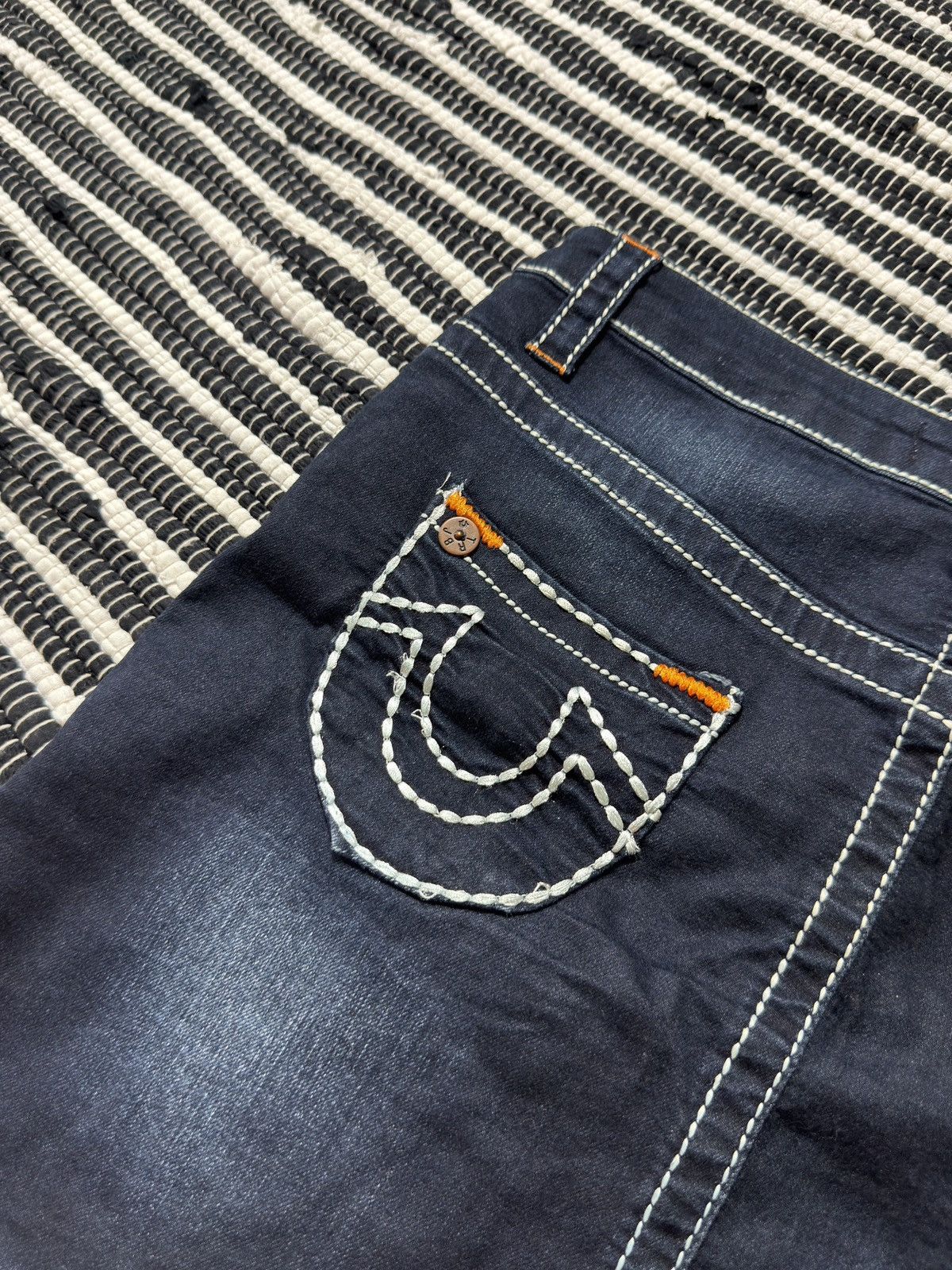 True Religion VINTAGE TRUE RELIGION 2000s CONTRAS STITCH MINI SKIRT Size 30" / US 8 / IT 44 - 3 Thumbnail