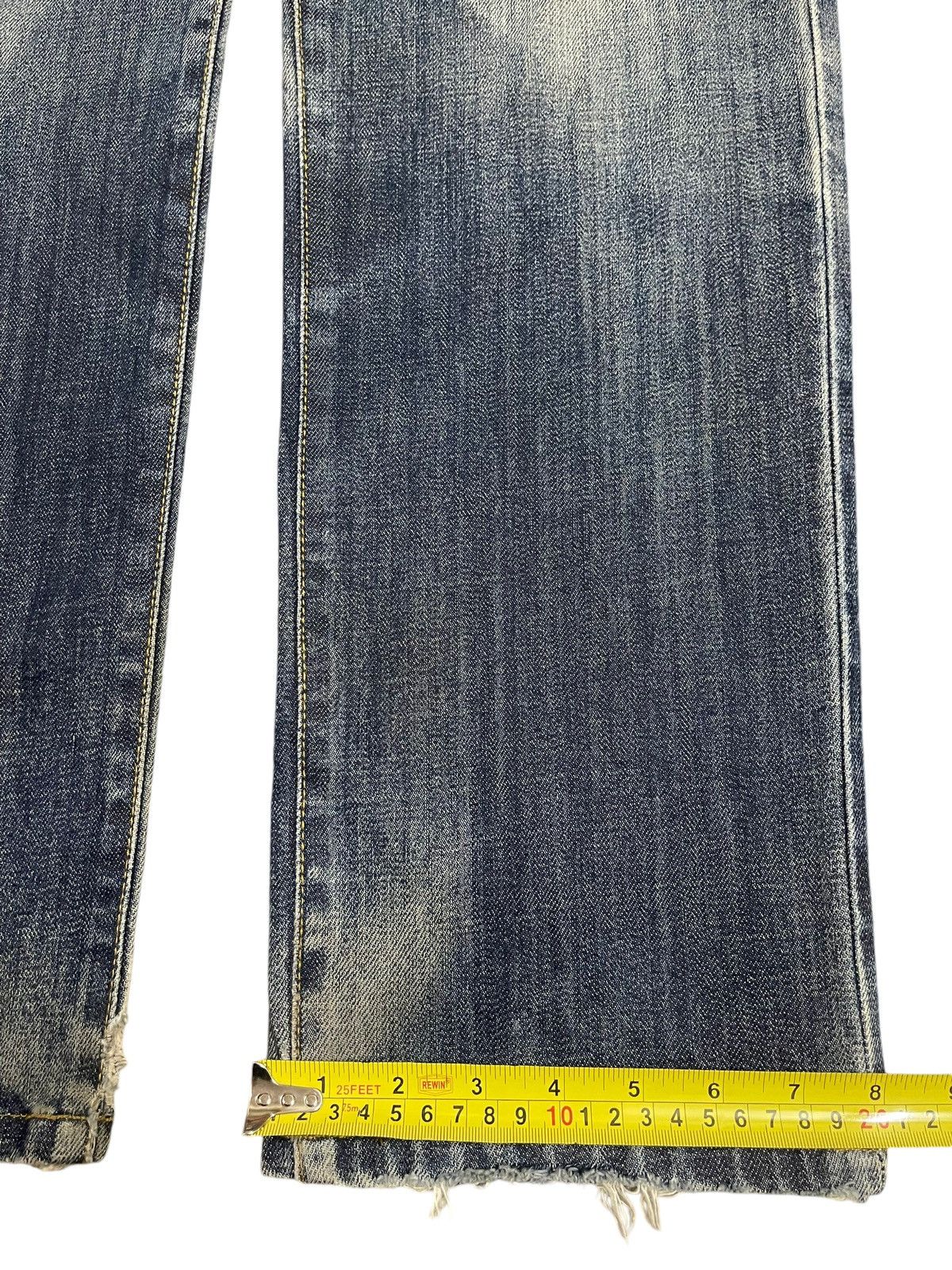 Uniqlo Vintage Japanese Uniqlo Blue Faded Wash Baggy Jeans Size US 28 / EU 44 - 16 Thumbnail