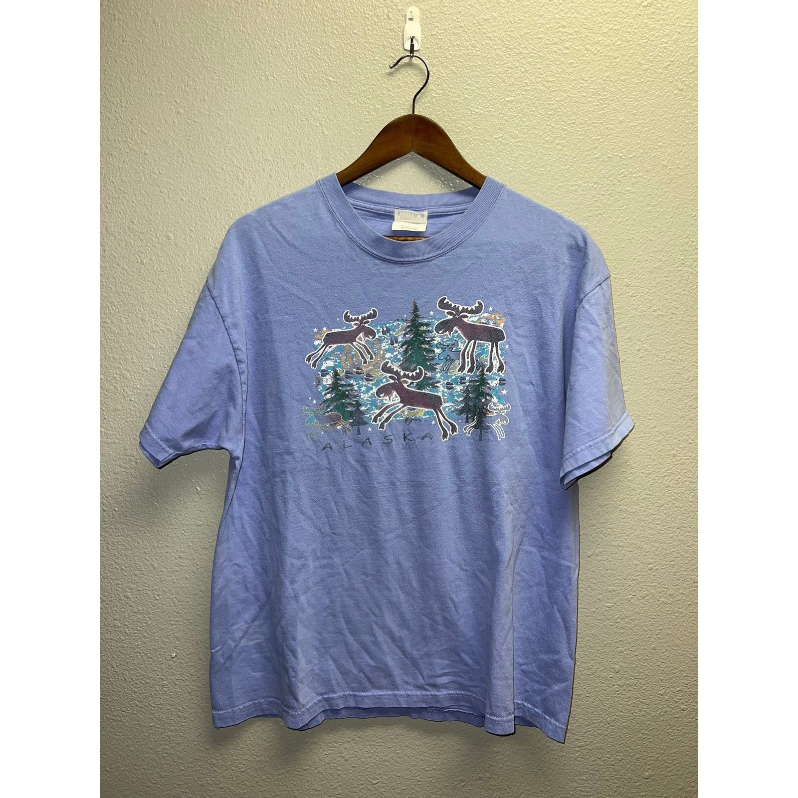 Hanes Vintage Alaska Shirt Moose Tracks Animal Graphic Tee 1990s Size US L / EU 52-54 / 3 - 1 Thumbnail