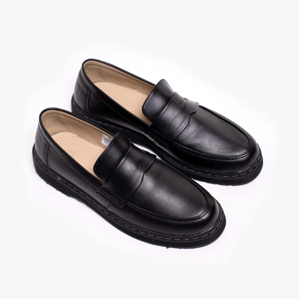 Genuine Leather Silane Loafer Shoes Leather Black Size US 10 / EU 43 - 1 Thumbnail