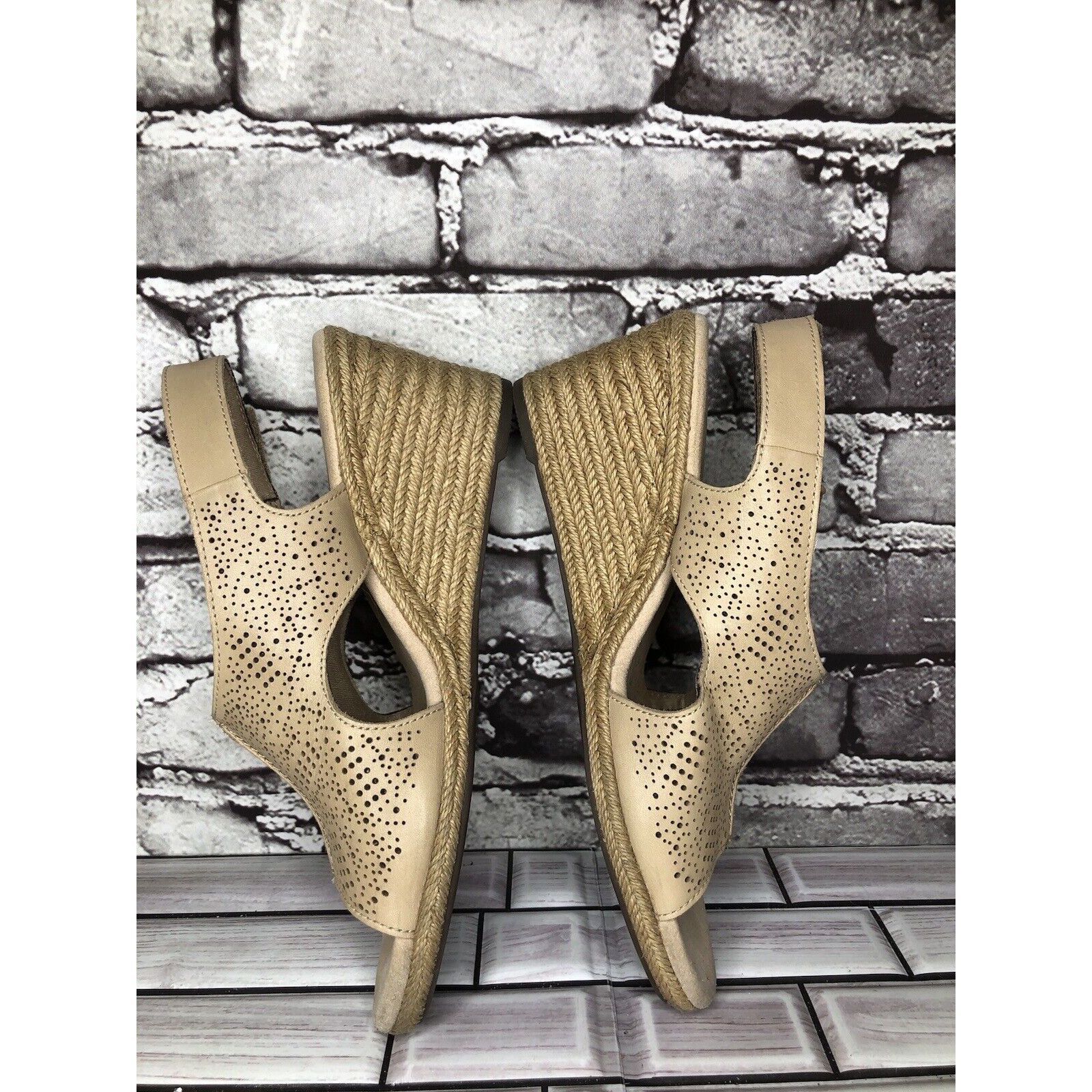 Clarks Clarks Beige Leather Perforated Strap Espadrilles Wedge Sand Size US 8.5 / IT 38.5 - 11 Thumbnail