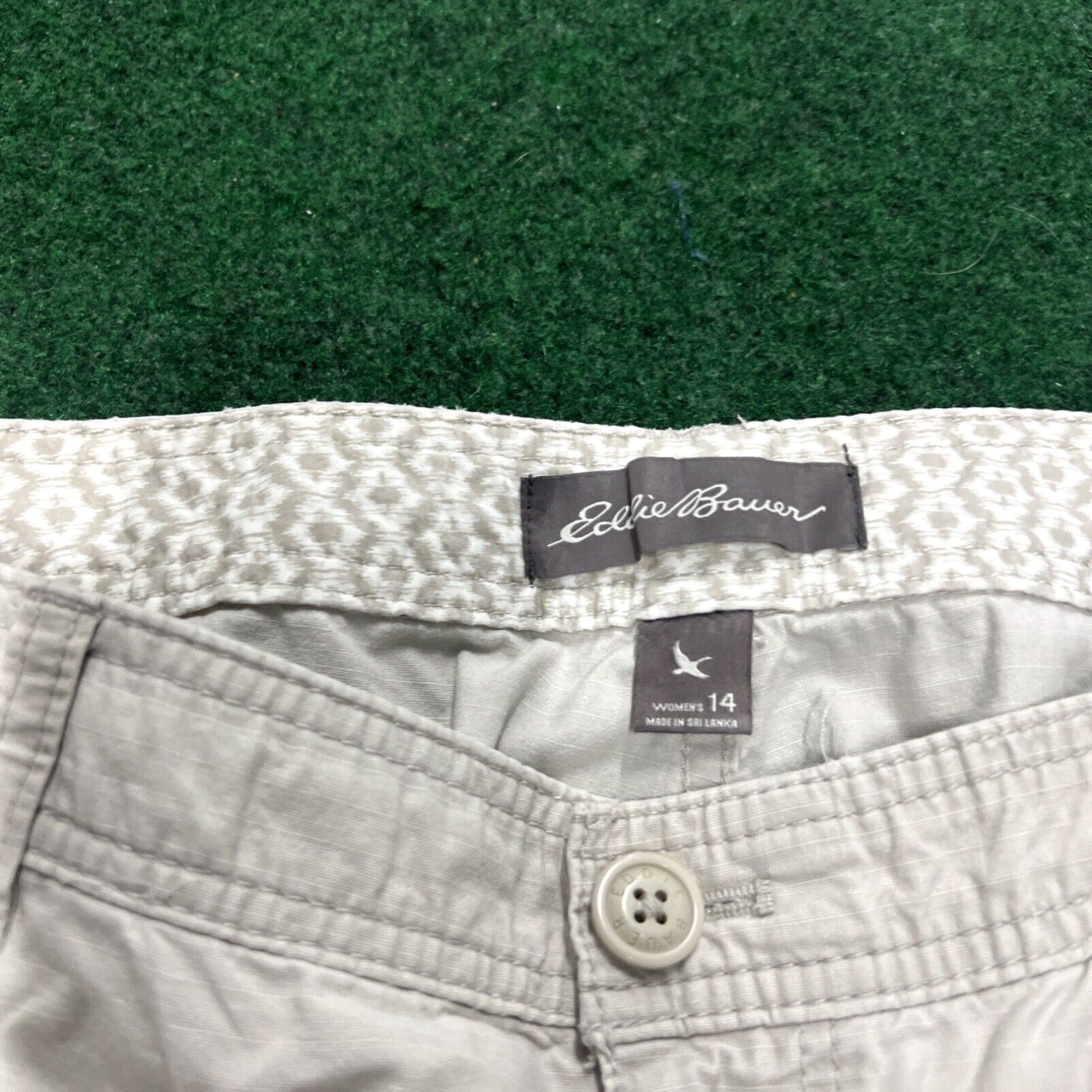 Eddie Bauer EDDIE BAUER LEGEND WASH KHAKI CROP CAPRI PANTS - WOMEN'S SIZE 14 Size 36" / US 14 / IT 50 - 5 Thumbnail