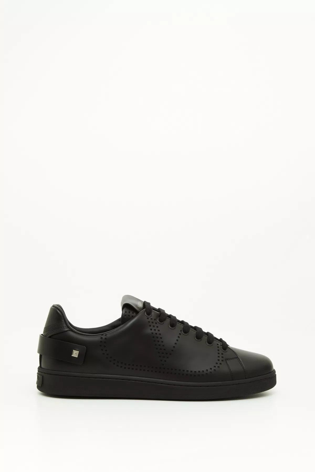 oc11z0625 Backnet Calfskin Sneaker in Black