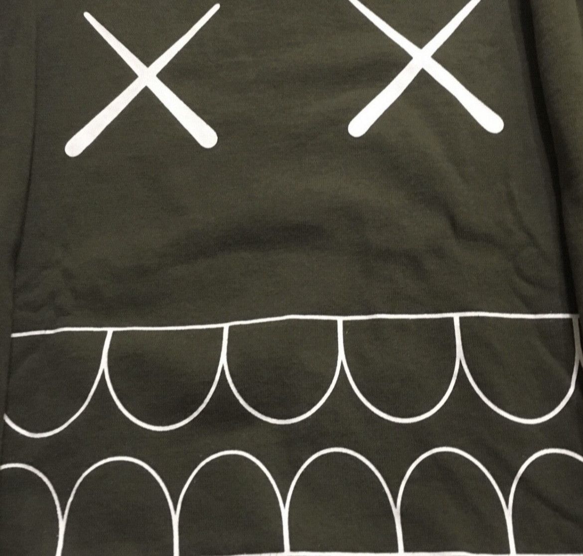 Bape Bape x Kaws Camo Reversible Crewneck Size XS / US 0-2 / IT 36-38 - 5 Thumbnail