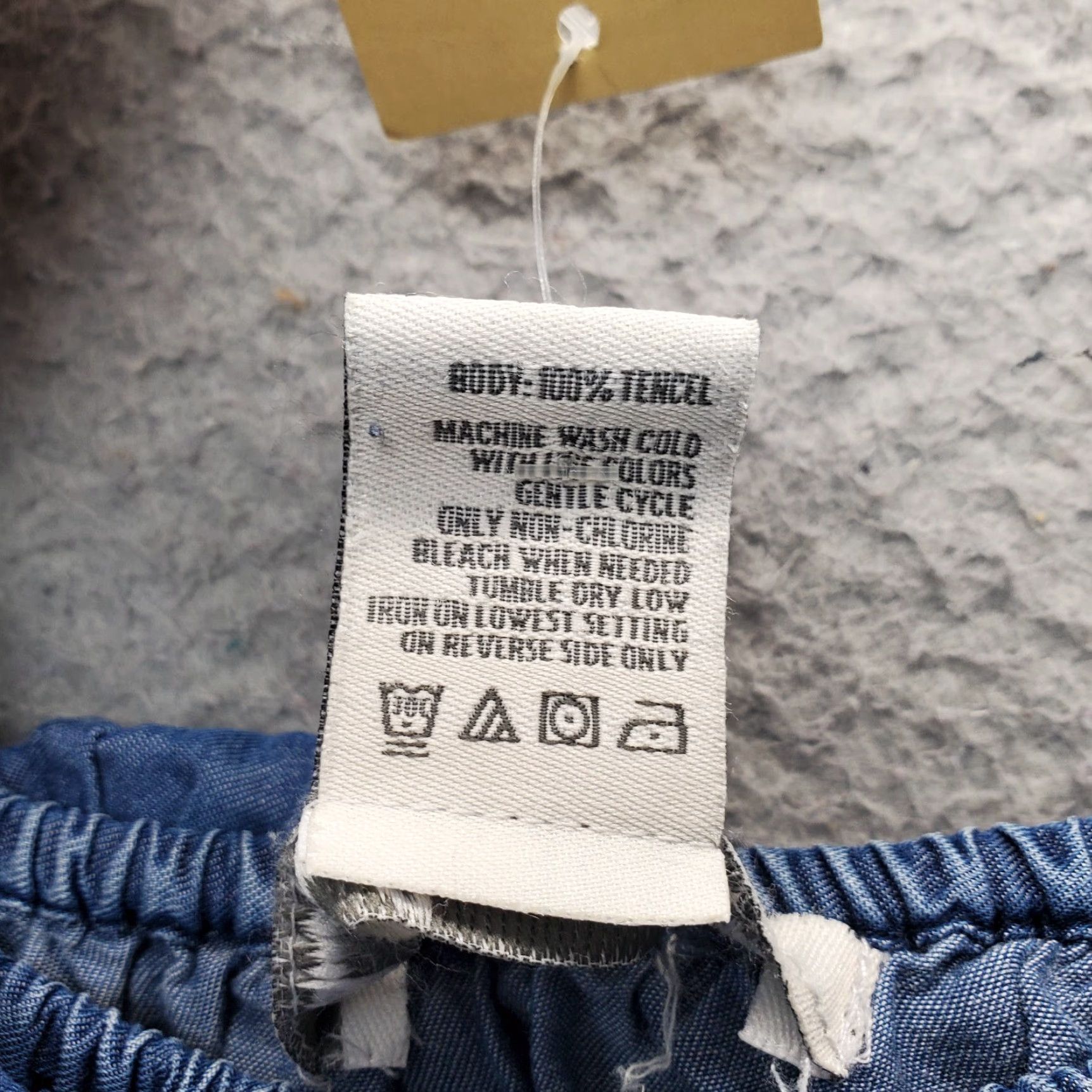 Vintage American Rag Cie Romper Womens Size M Denim Off-The-Shoulder Sleeveless Blue Size 32" / US 10 / IT 46 - 8 Thumbnail
