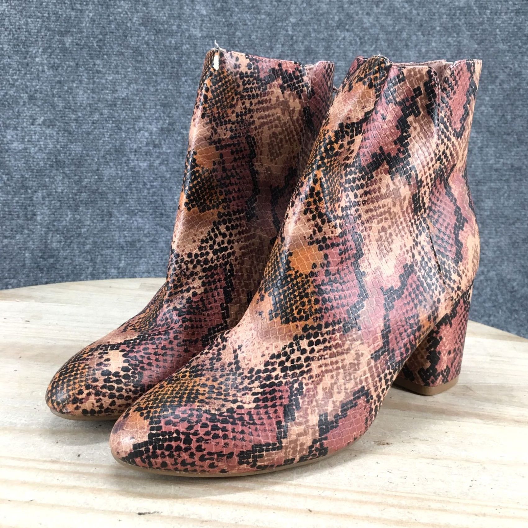 Old Navy Old Navy Booties Womens 7 Animal Print Brown Leather Back Zip Boot Heels Size US 7 / IT 37 - 6 Thumbnail