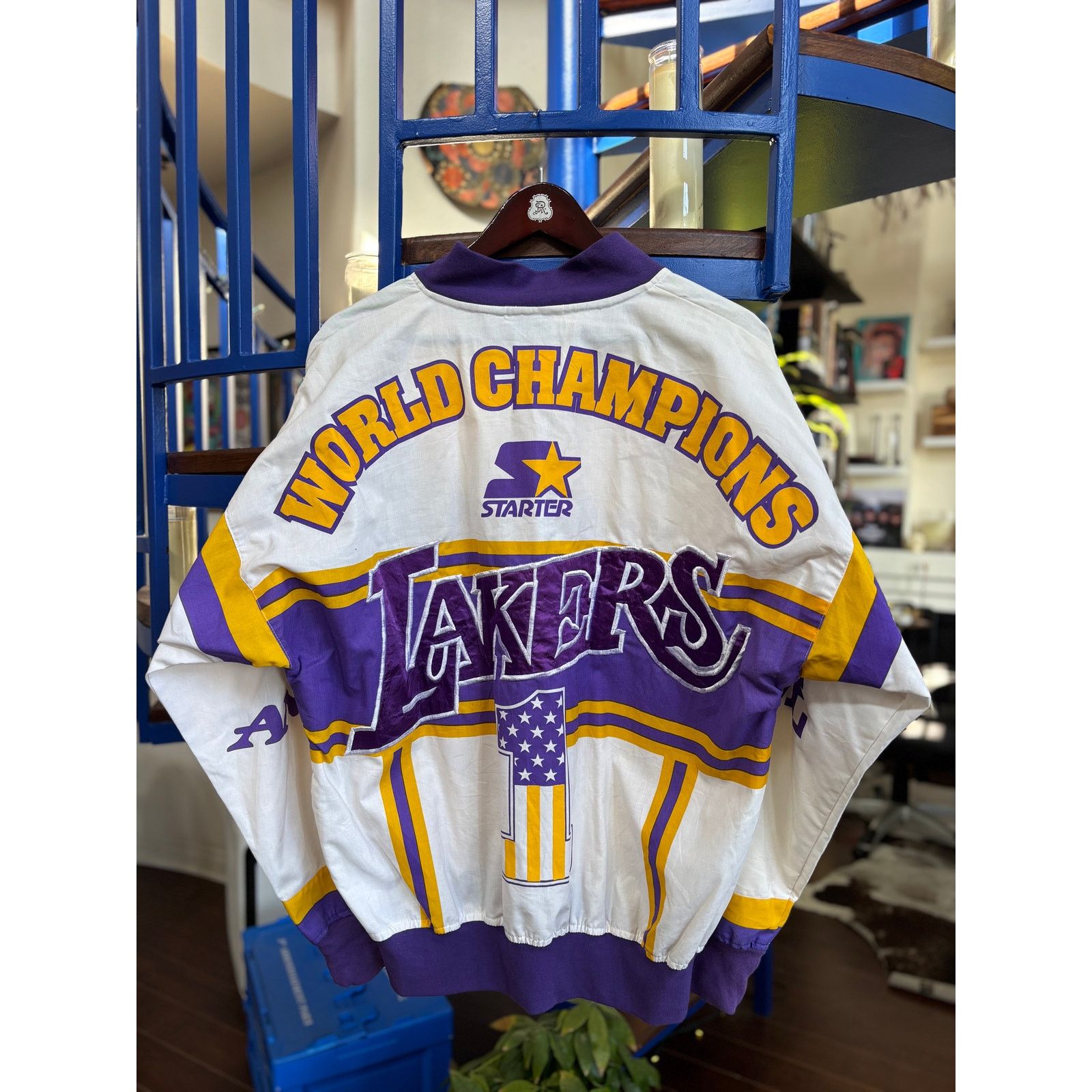 Starter Vintage 80s Starter Los Angeles Lakers Pullover Size L Size US L / EU 52-54 / 3 - 2 Thumbnail