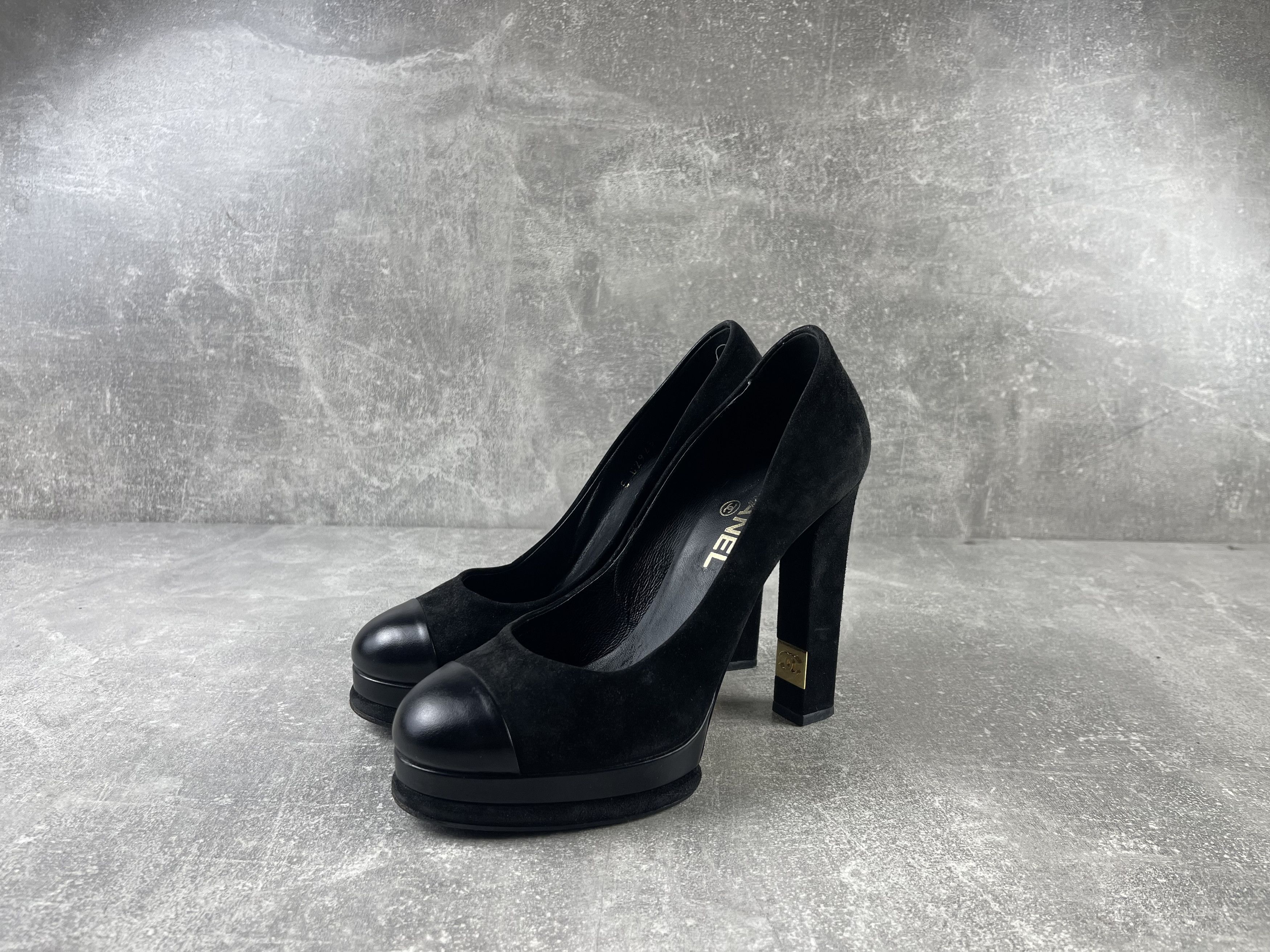 Chanel Chanel Classic Escarpins Suede Leather Cap Toe Pumps Heels Size US 8 / IT 38 - 1 Thumbnail