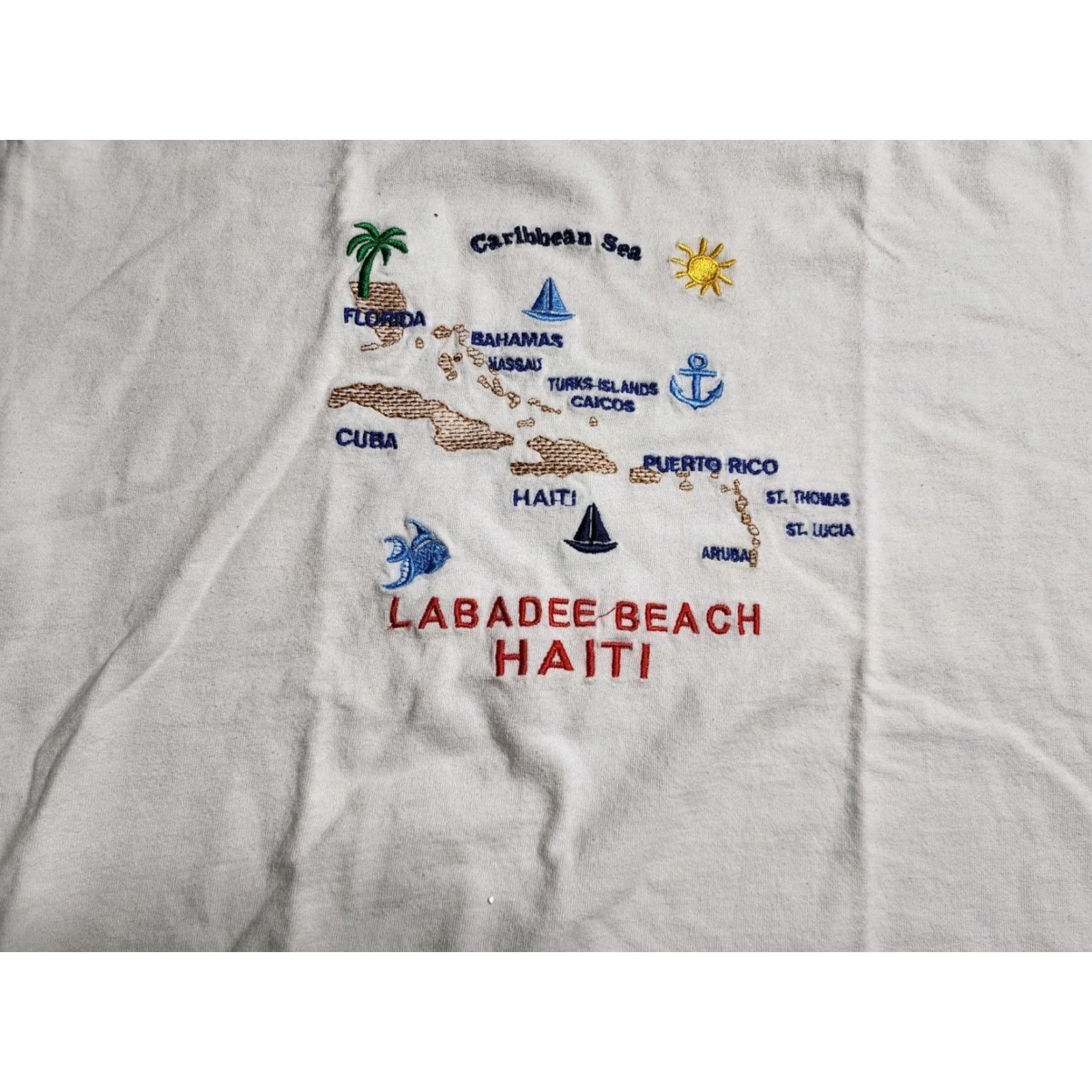 Gildan VINTAGE Gildan Labadee Beach Haiti Embroidered Travel Souvenir T-Shirt Large White Graphic Print 80s 90s Mens Size US L / EU 52-54 / 3 - 2 Thumbnail