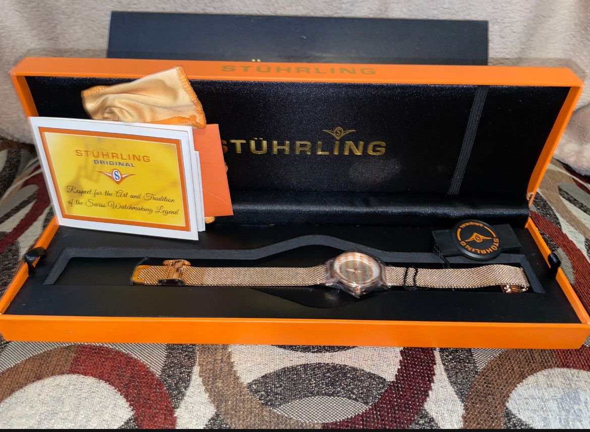 Sturhling STUHRLING WOMENS GOLD TONE WATCH Size ONE SIZE - 1 Thumbnail