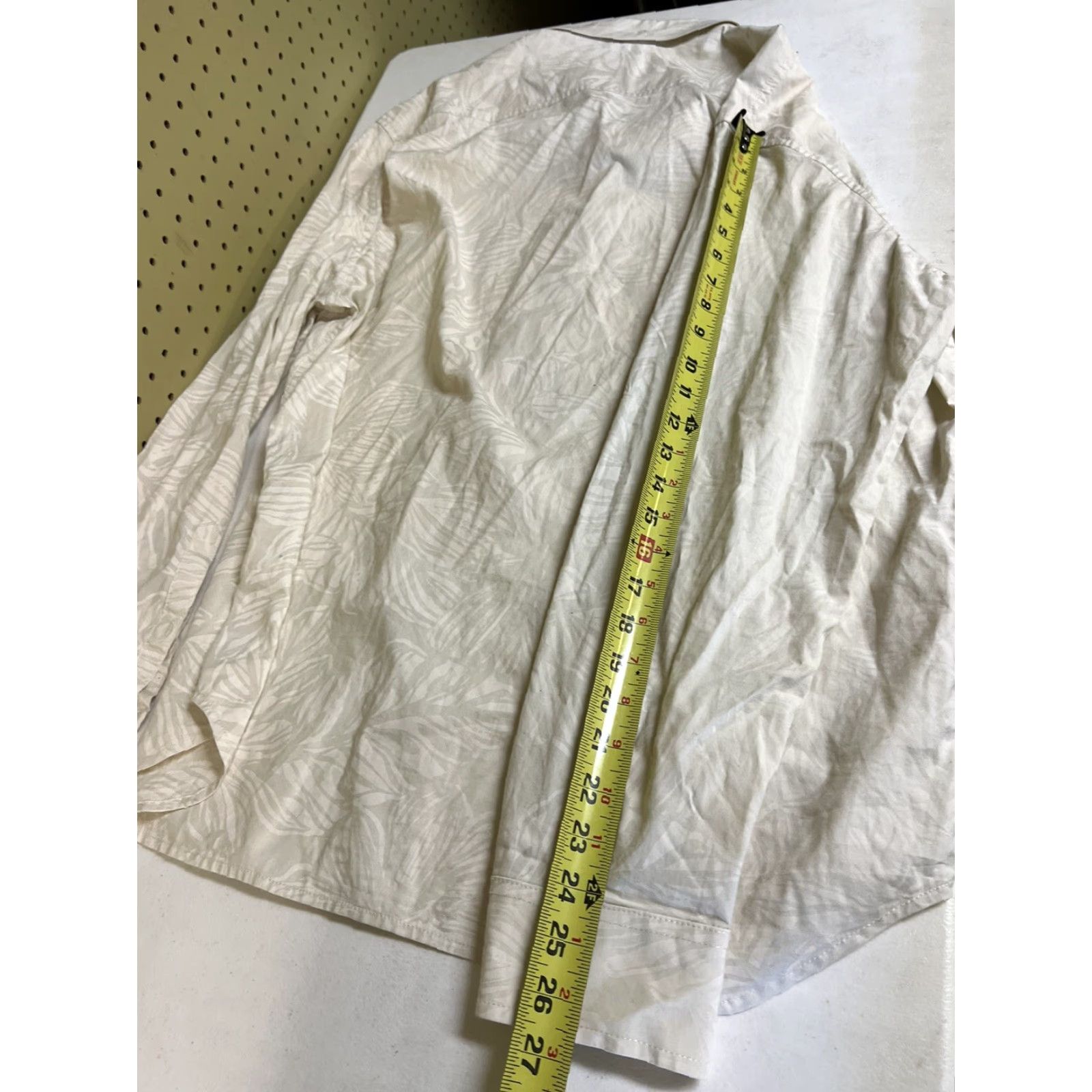 Chubbies Chubbies Mens 2XL Ivory Floral Hawaiian Long Sleeve Button-Down Shirt User: Chubbies Mens 2XL Ivory Floral Hawaiian Long Sleeve Button-Down Shirt Size US XXL / EU 58 / 5 - 6 Thumbnail